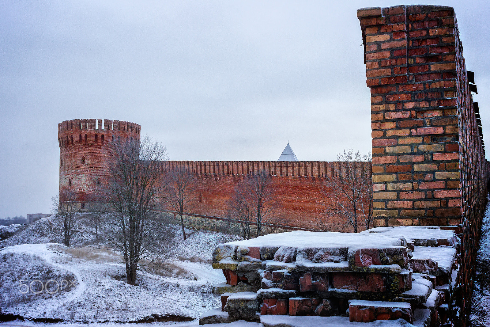 Canon EOS 600D (Rebel EOS T3i / EOS Kiss X5) + Canon EF 28mm F1.8 USM sample photo. Fortification. smolensk. photography