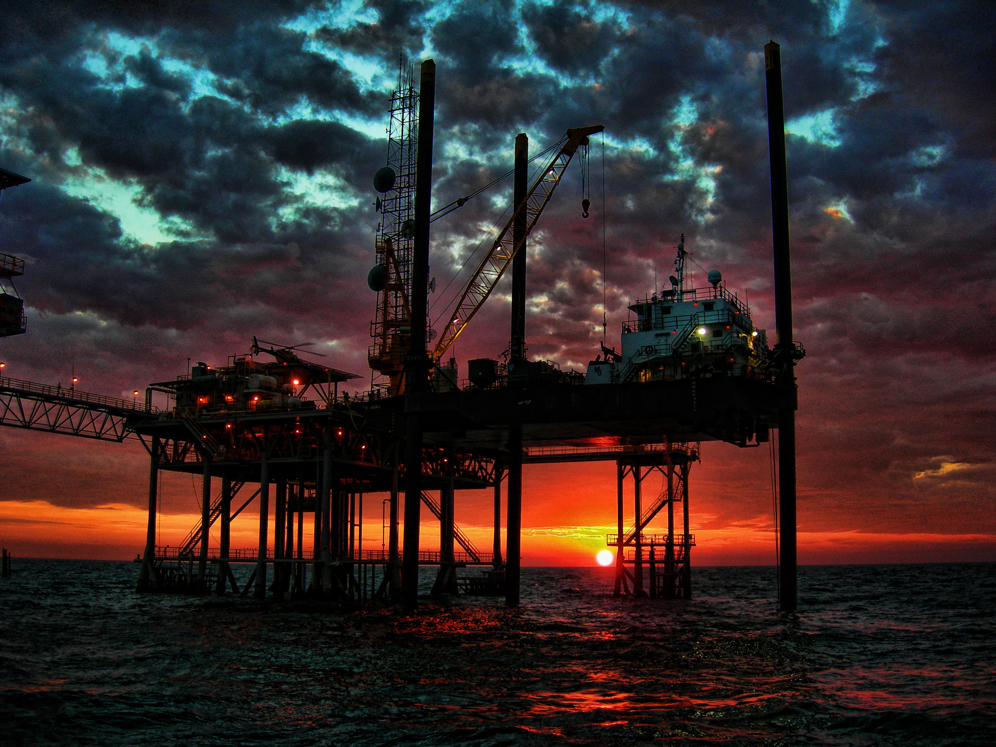 Nikon E7600 sample photo. Oilfield awakening photography