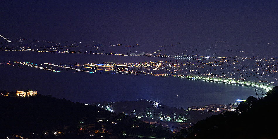 Canon EF 75-300mm f/4-5.6 USM sample photo. Nice by night photography