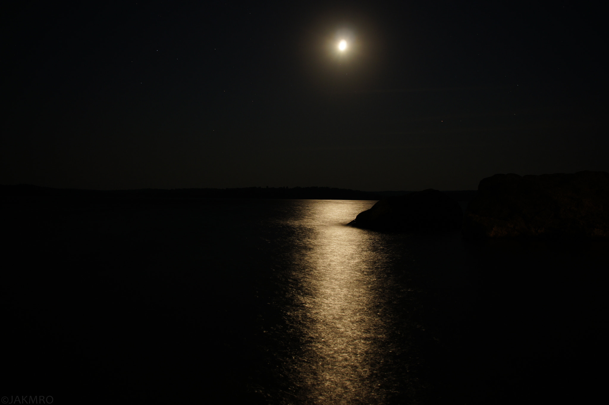 Sony Alpha NEX-3 + Sigma 19mm F2.8 EX DN sample photo. Moonlight photography