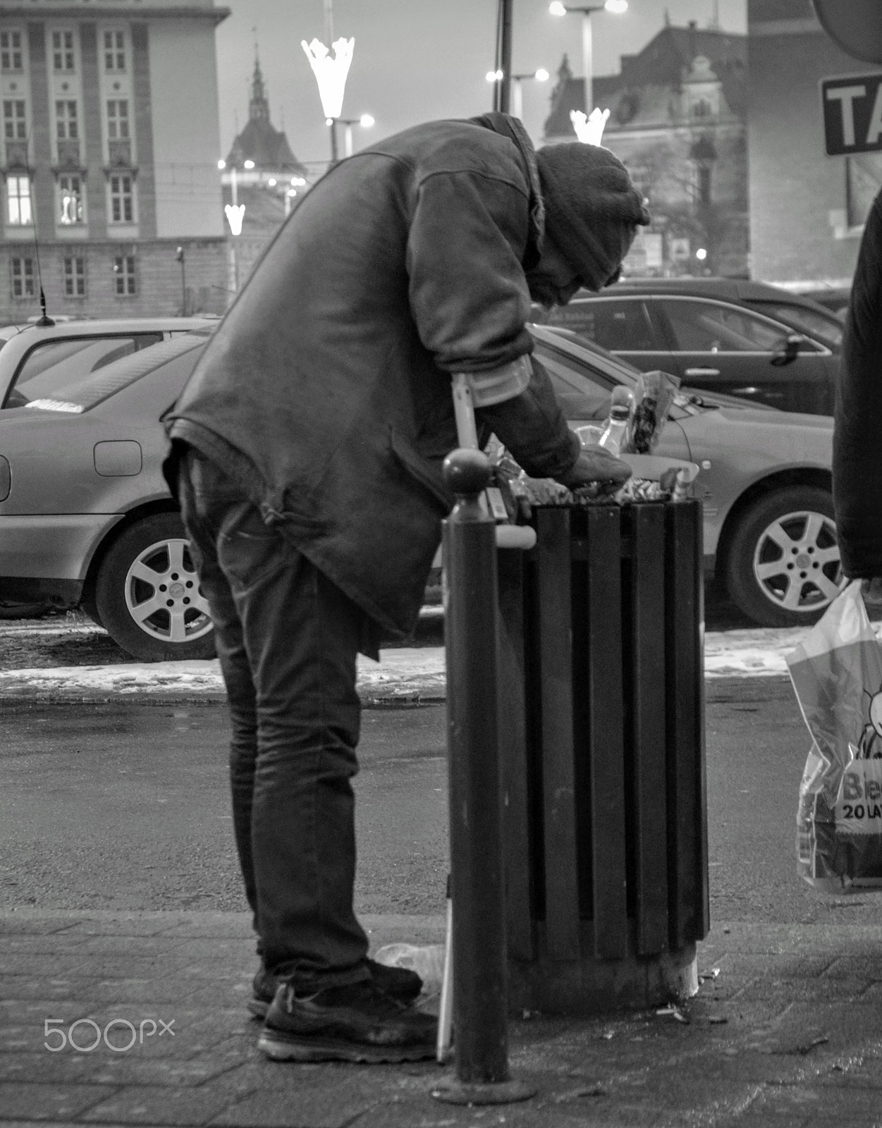 Sigma 17-70mm F2.8-4 DC Macro OS HSM | C sample photo. Poverty - around railway station gdańsk poland photography