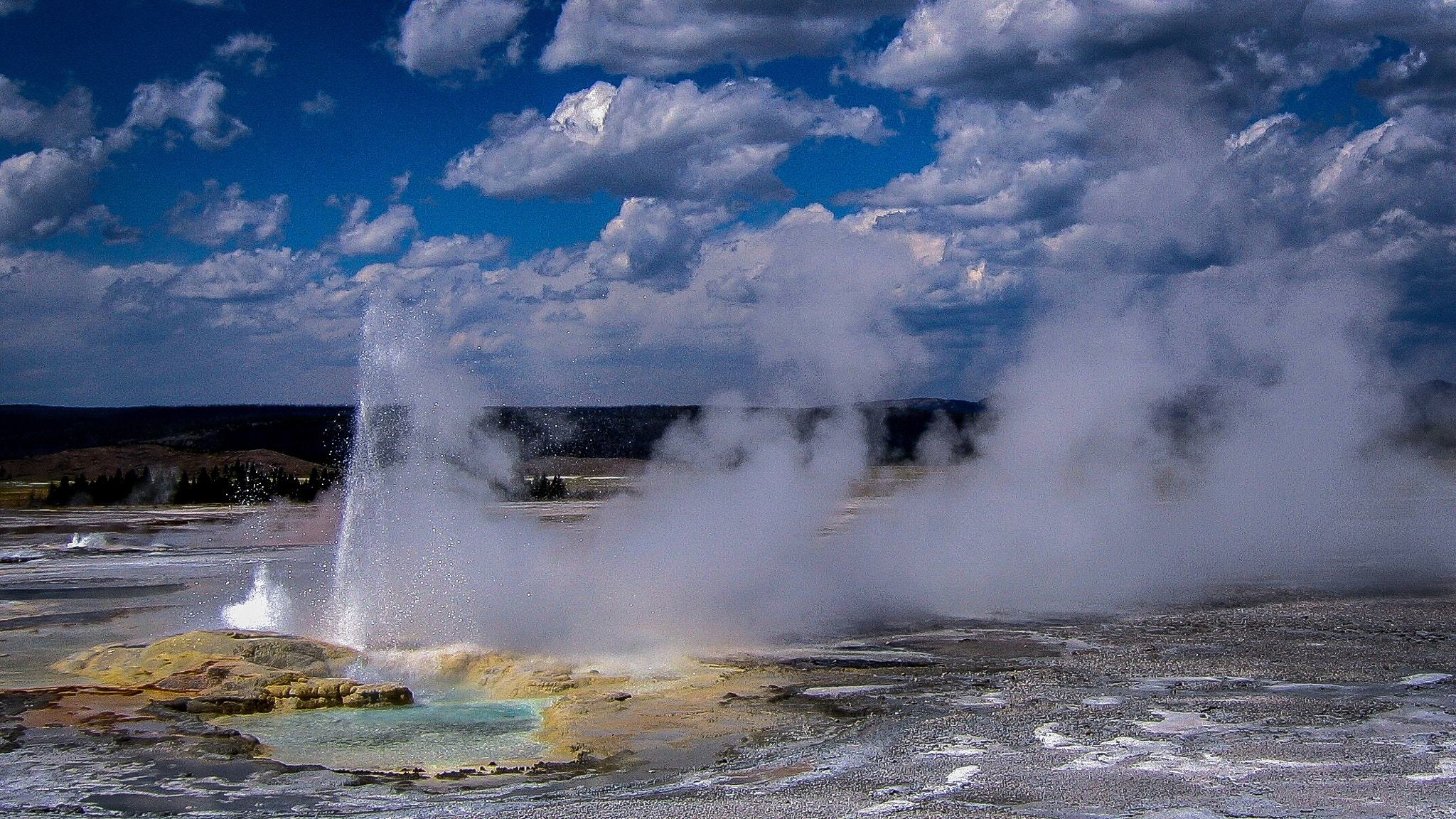 Canon POWERSHOT A95 sample photo. Yellowstone geyser photography