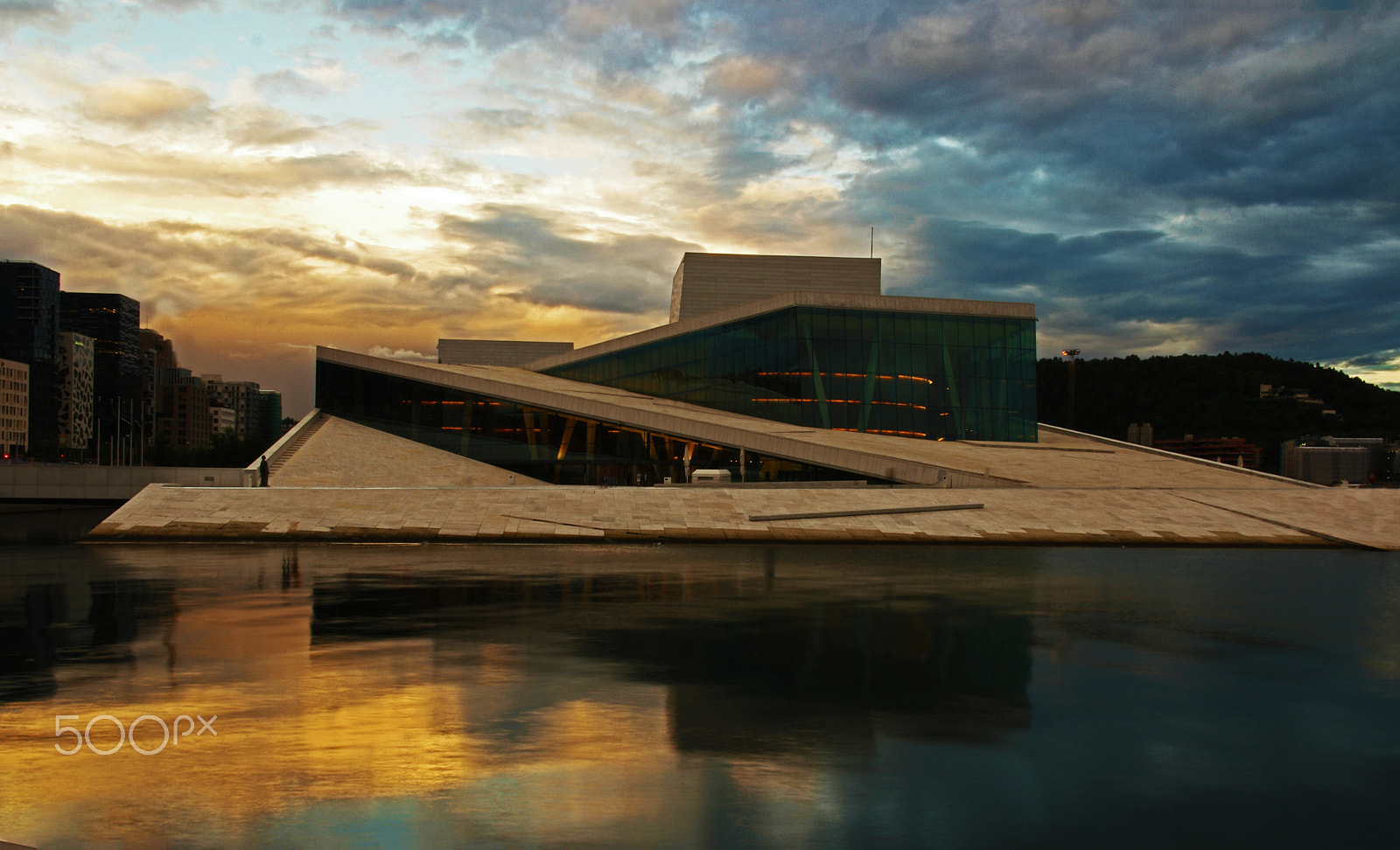 Samsung NX500 + NX 18-200mm F3.5-6.3 sample photo. Oslo opera house photography