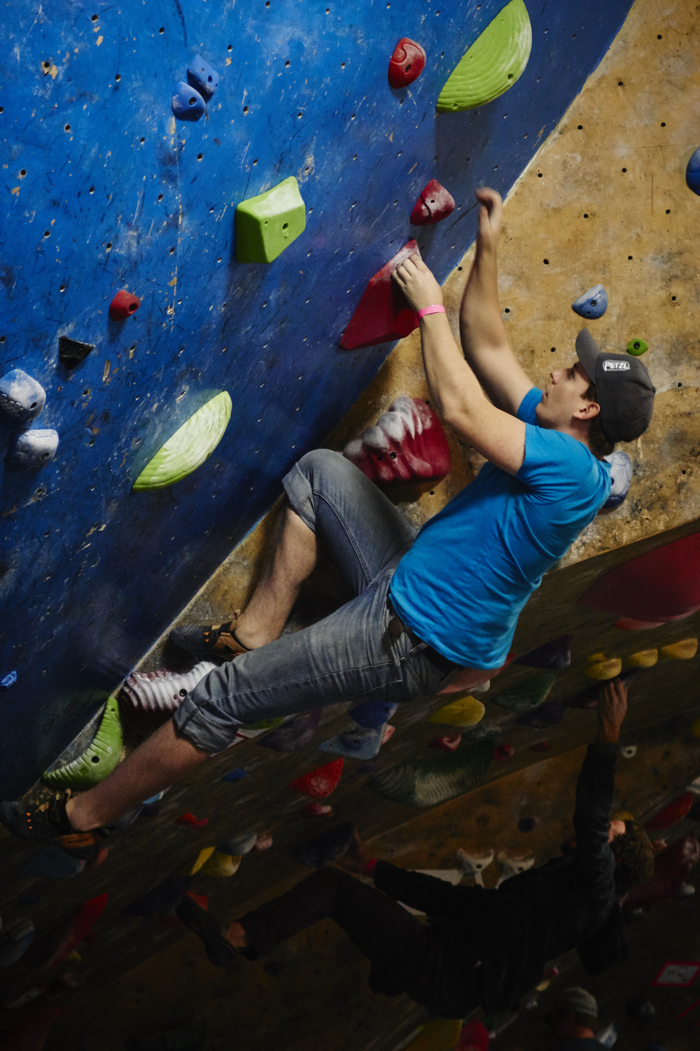 Minolta AF 70-210mm F4 Macro sample photo. Dinamik climbing comp photography