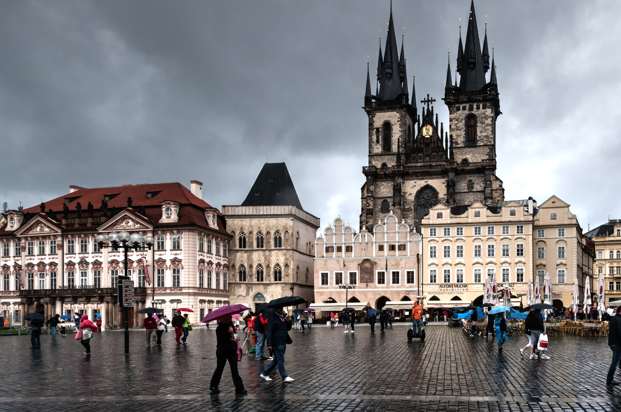 Nikon PC-E Nikkor 24mm F3.5D ED Tilt-Shift sample photo. Llueve ¡ photography
