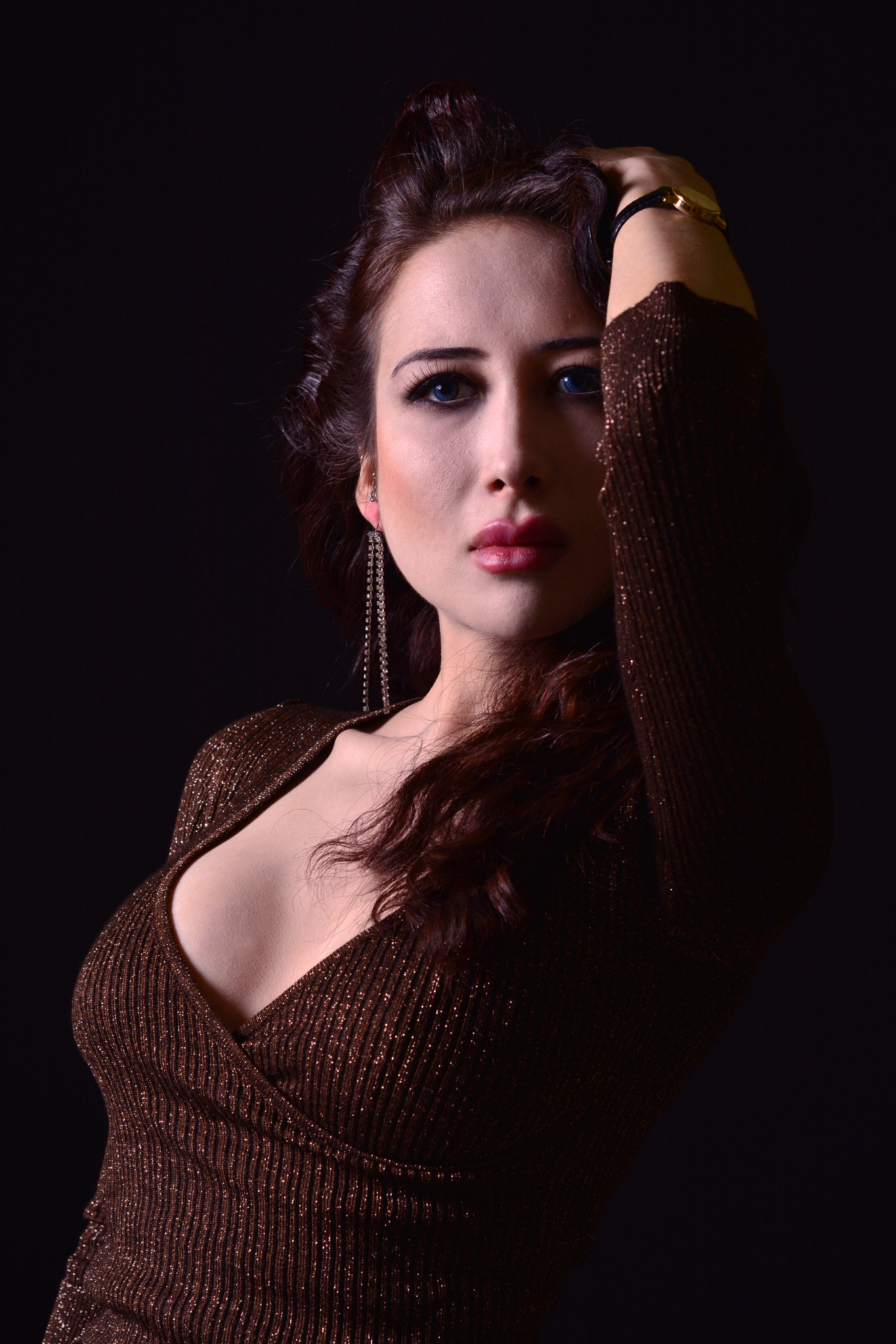 Zeiss Milvus 35mm f/2 sample photo. Jewellery photography