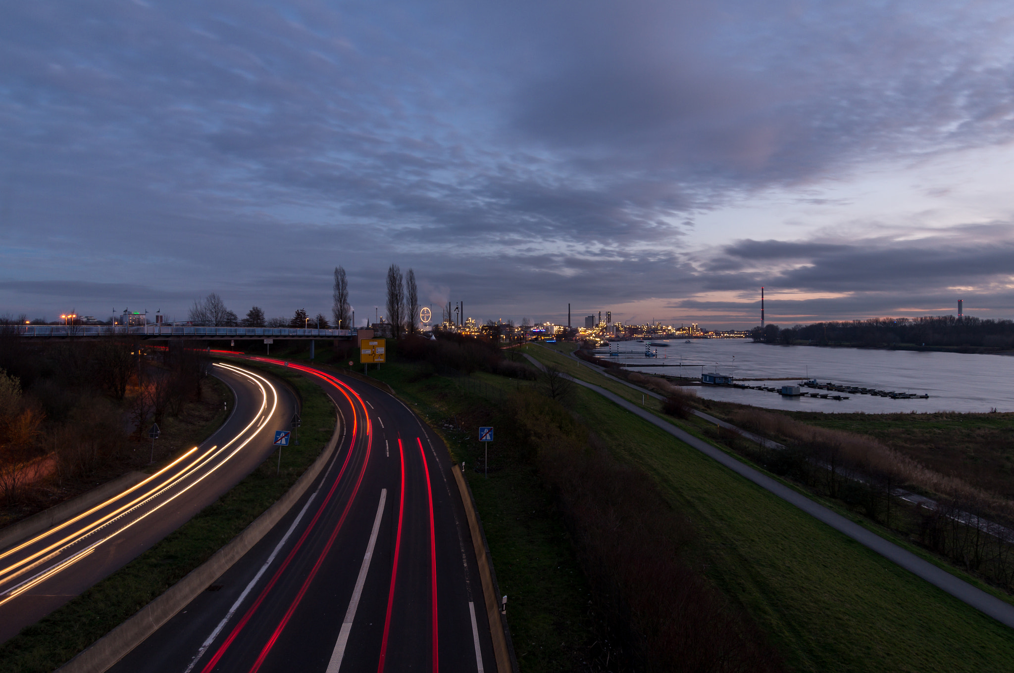 Sony SLT-A57 + Sigma 10-20mm F3.5 EX DC HSM sample photo. Traffic and industry photography