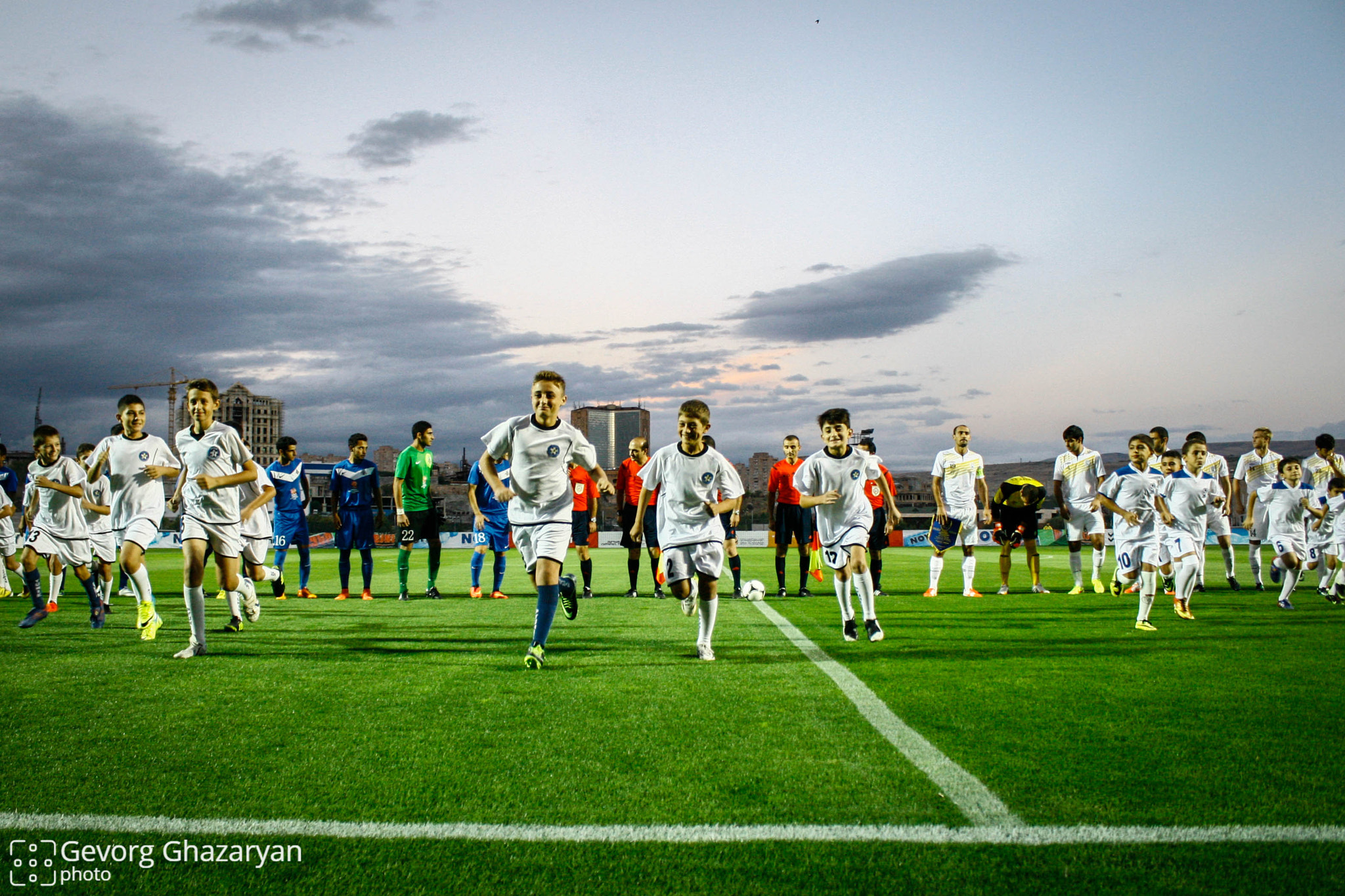 Canon EOS 30D sample photo. Super cup match kick off photography