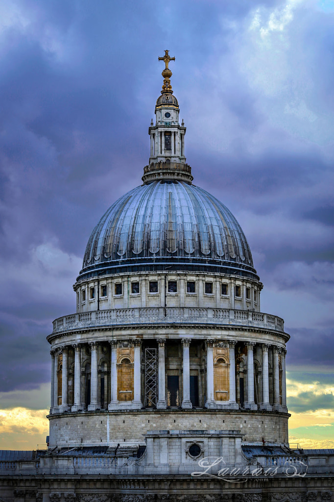 St Paul's Dome by Laurais Arts / 500px