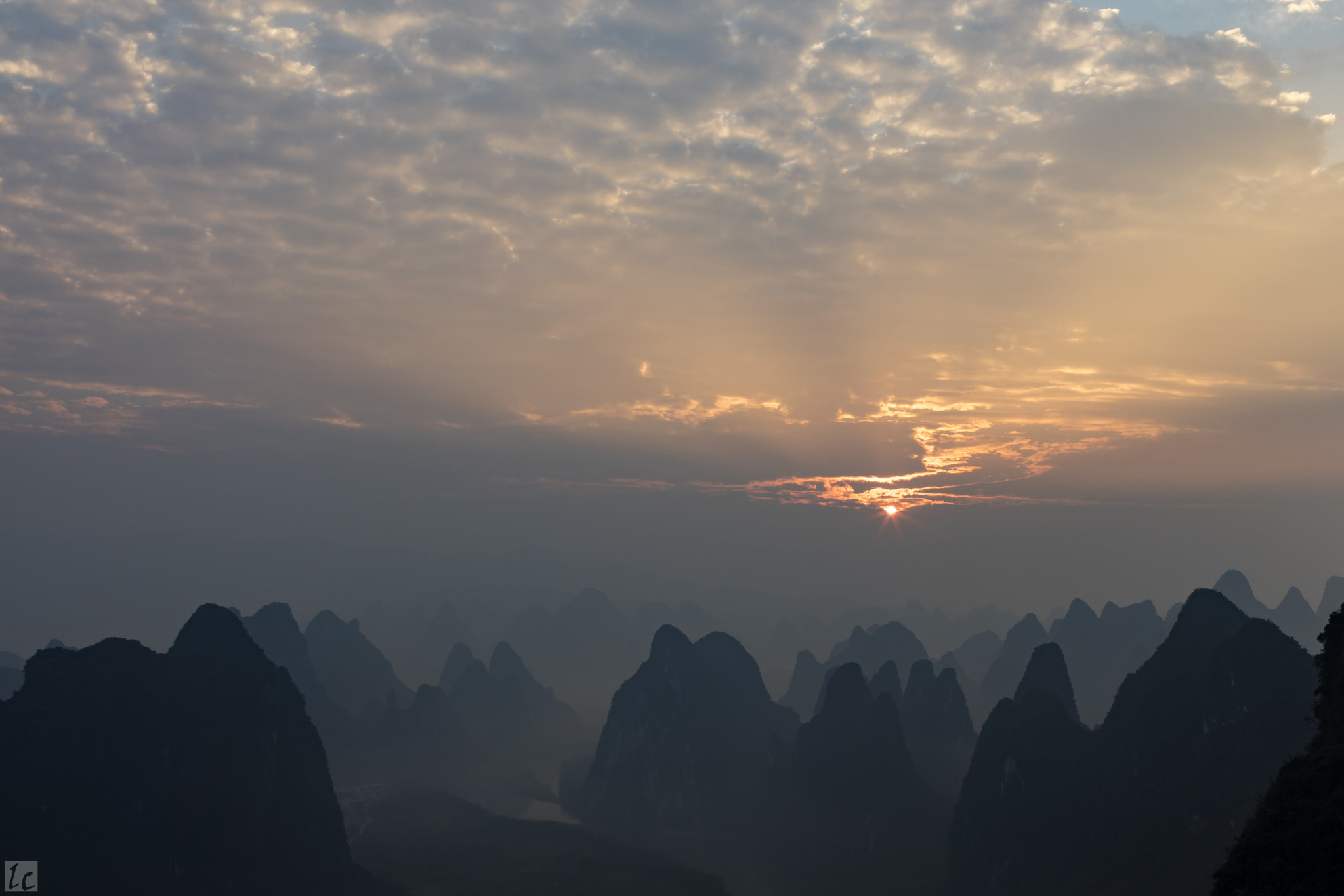 Canon EOS 5DS R + Canon EF 35mm F1.4L USM sample photo. Xianggongshan sunrise photography