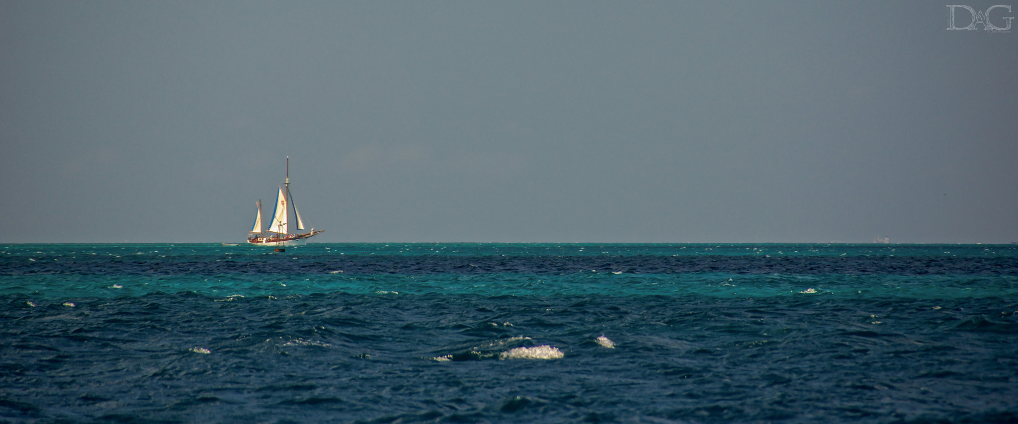 Sigma 18-250mm F3.5-6.3 DC OS HSM sample photo. Ship without name - 01 photography