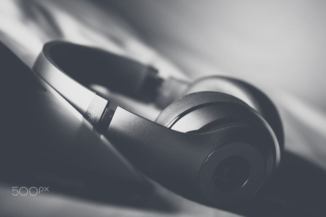 Sigma 24-70mm F2.8 EX DG Macro sample photo. Feel the music photography