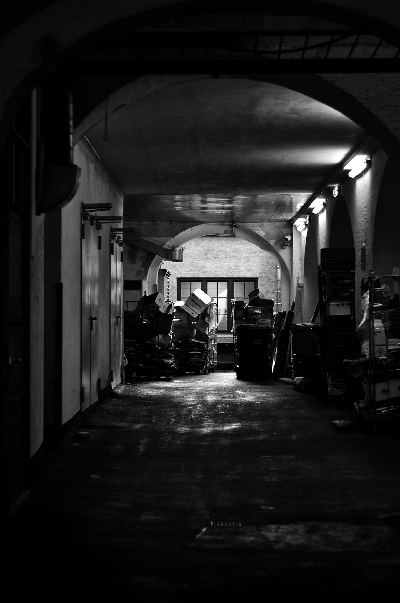 Pentax K-r + Pentax smc DA 50mm F1.8 sample photo. Packaging catacombs | somagolás katakombák photography