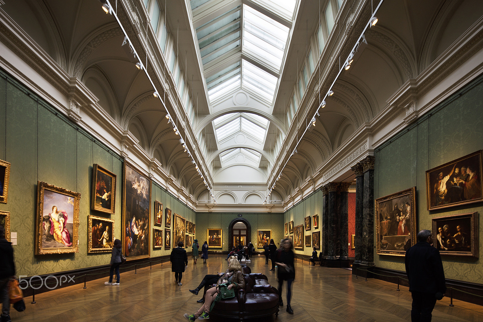 Canon EOS 5DS R + Canon TS-E 17mm F4L Tilt-Shift sample photo. British gallery interior photography
