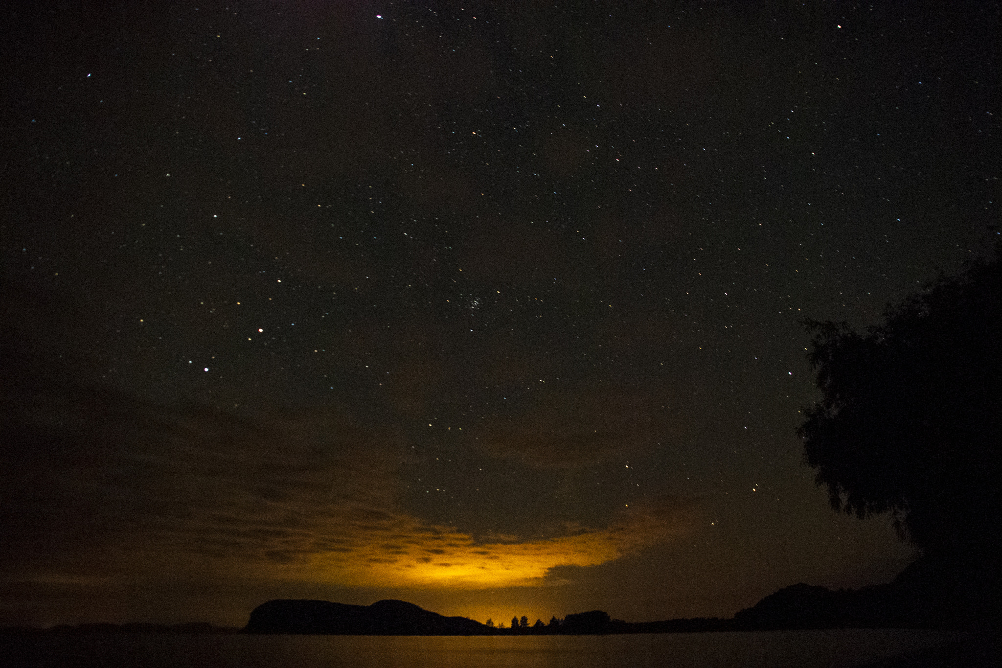 Nikon D200 + Sigma 18-200mm F3.5-6.3 DC sample photo. Night photography