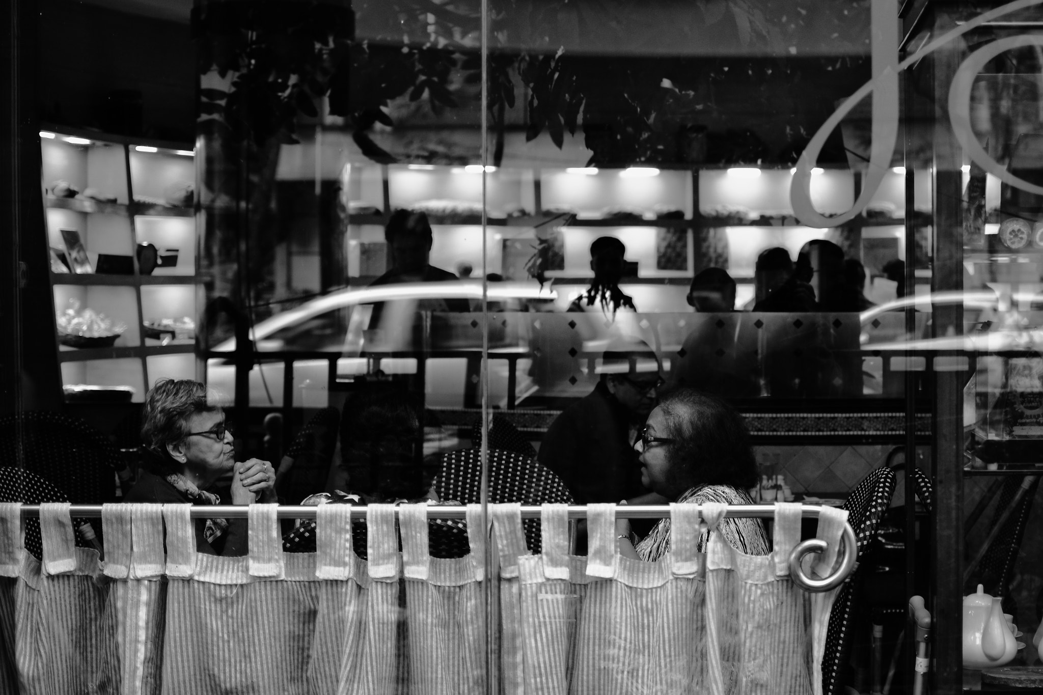 AF Zoom-Nikkor 28-80mm f/3.5-5.6D sample photo. Conversation @ flurry's photography