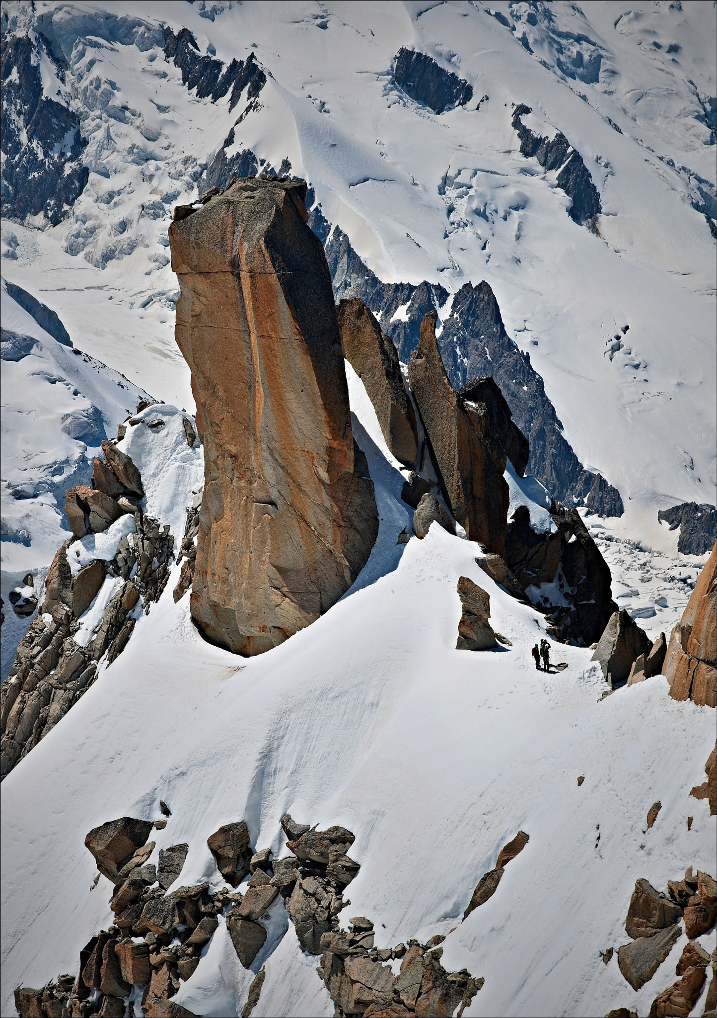 16.00 - 85.00 mm f/3.5 - 5.6 sample photo. Needle and mountaineers photography