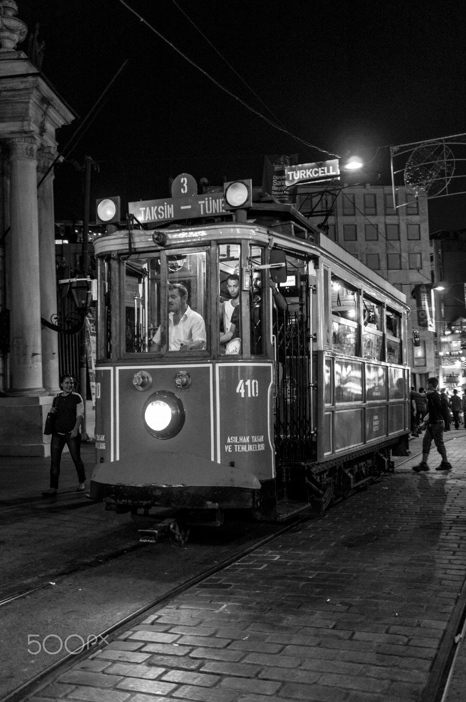 Sony Sonnar T* E 24mm F1.8 ZA sample photo. Taksim tram photography