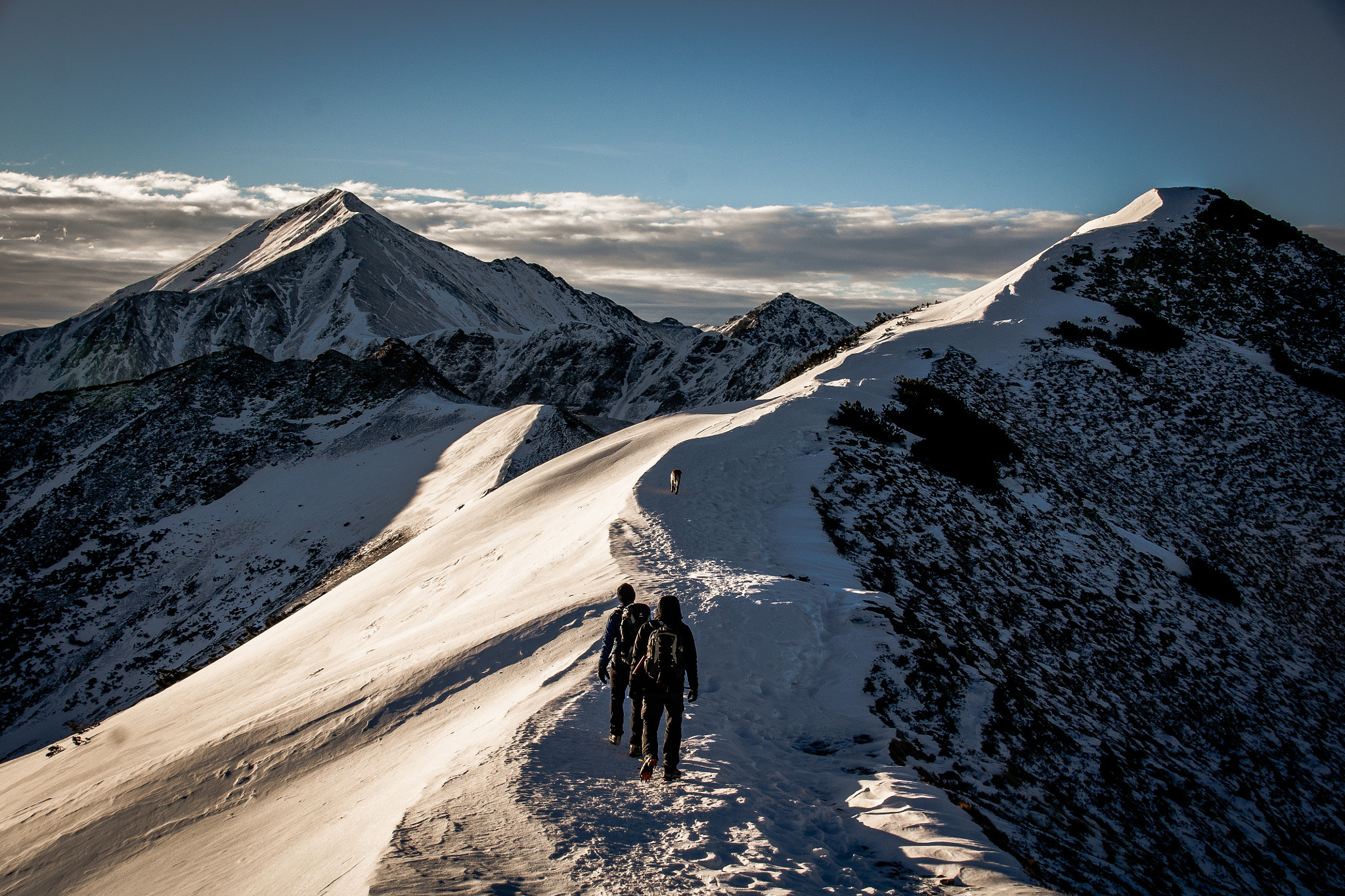 Sony Alpha DSLR-A500 + Tamron AF 28-105mm F4-5.6 [IF] sample photo. On the ridge photography