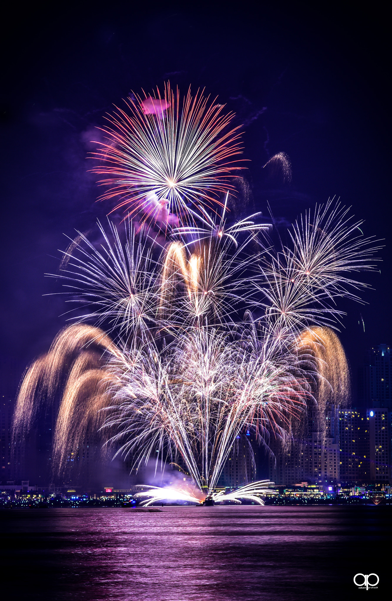 Sigma 70-300mm F4-5.6 APO DG Macro sample photo. Explosive photography