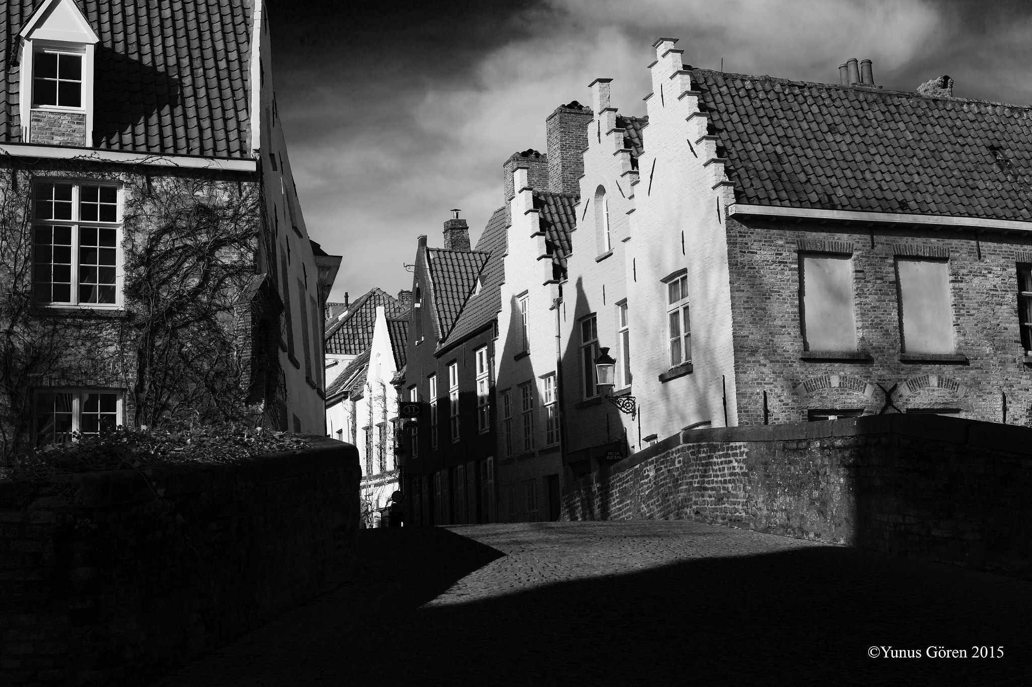 Leica M9 + Summilux-M 50mm f/1.4 (II) sample photo. Streets of brugge photography