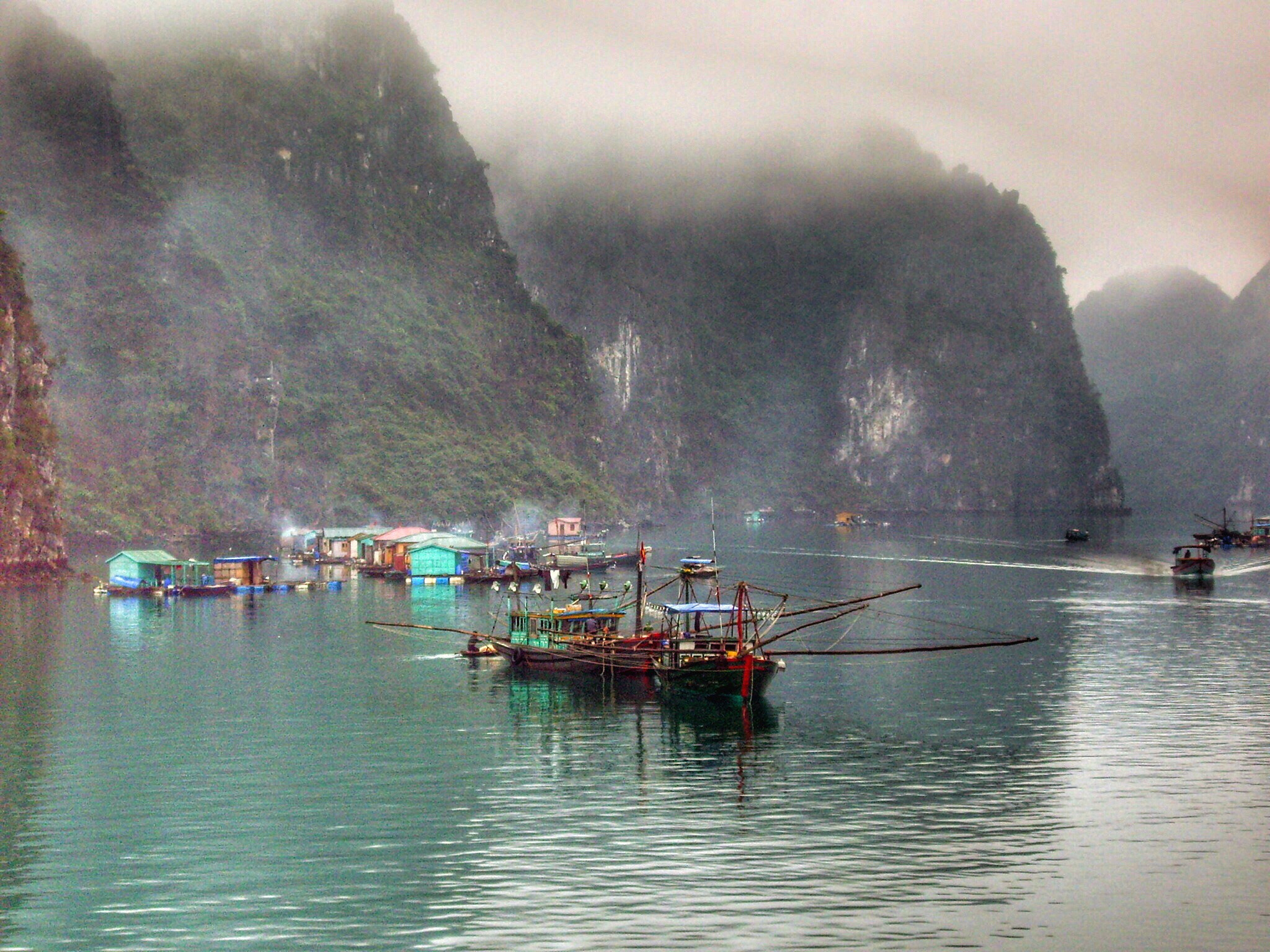 Pentax OPTIO S6 sample photo. Foggy ha-long-bay photography