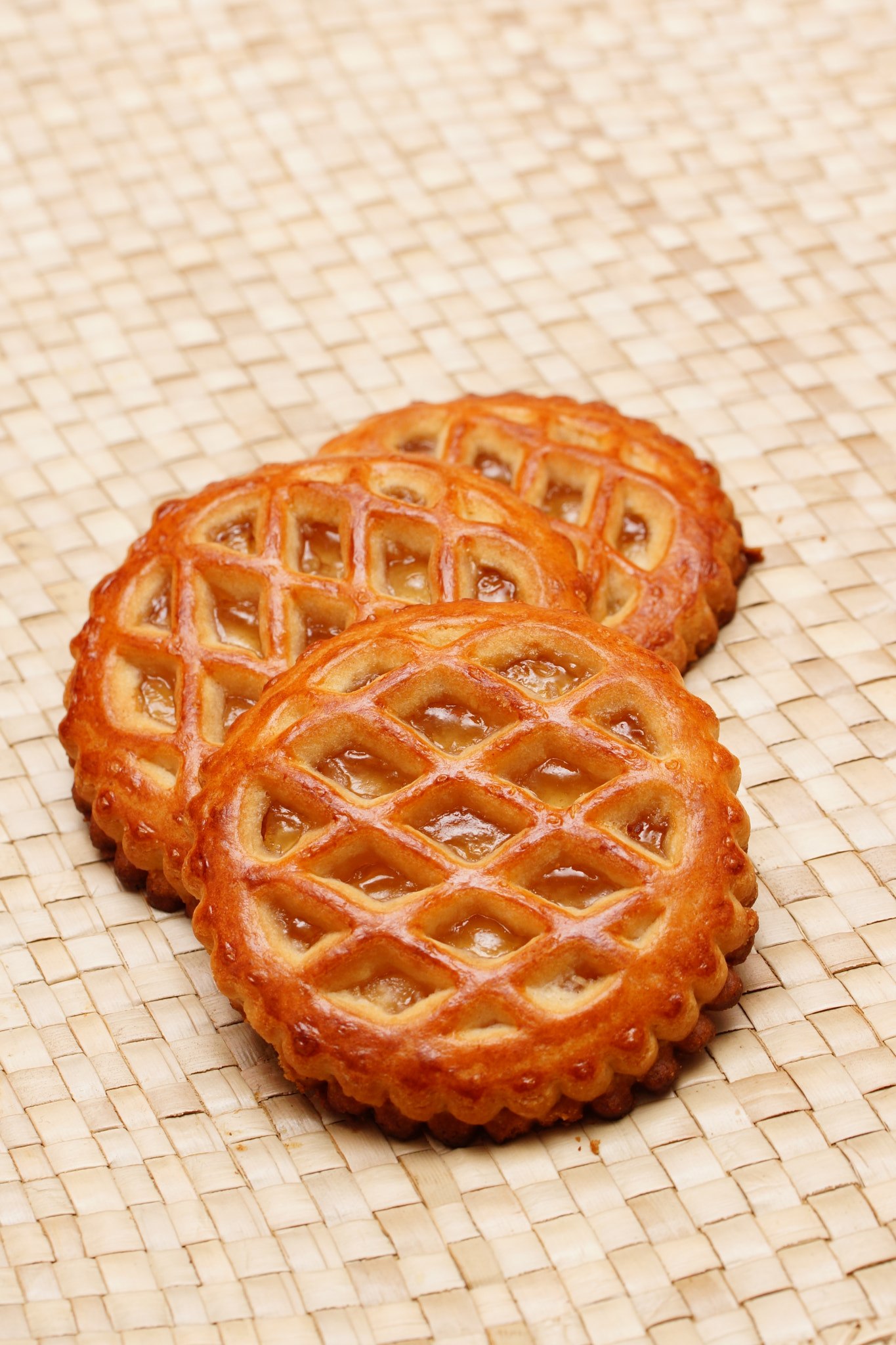 Sony SLT-A77 + Tamron Lens (255) sample photo. Apple pastry photography