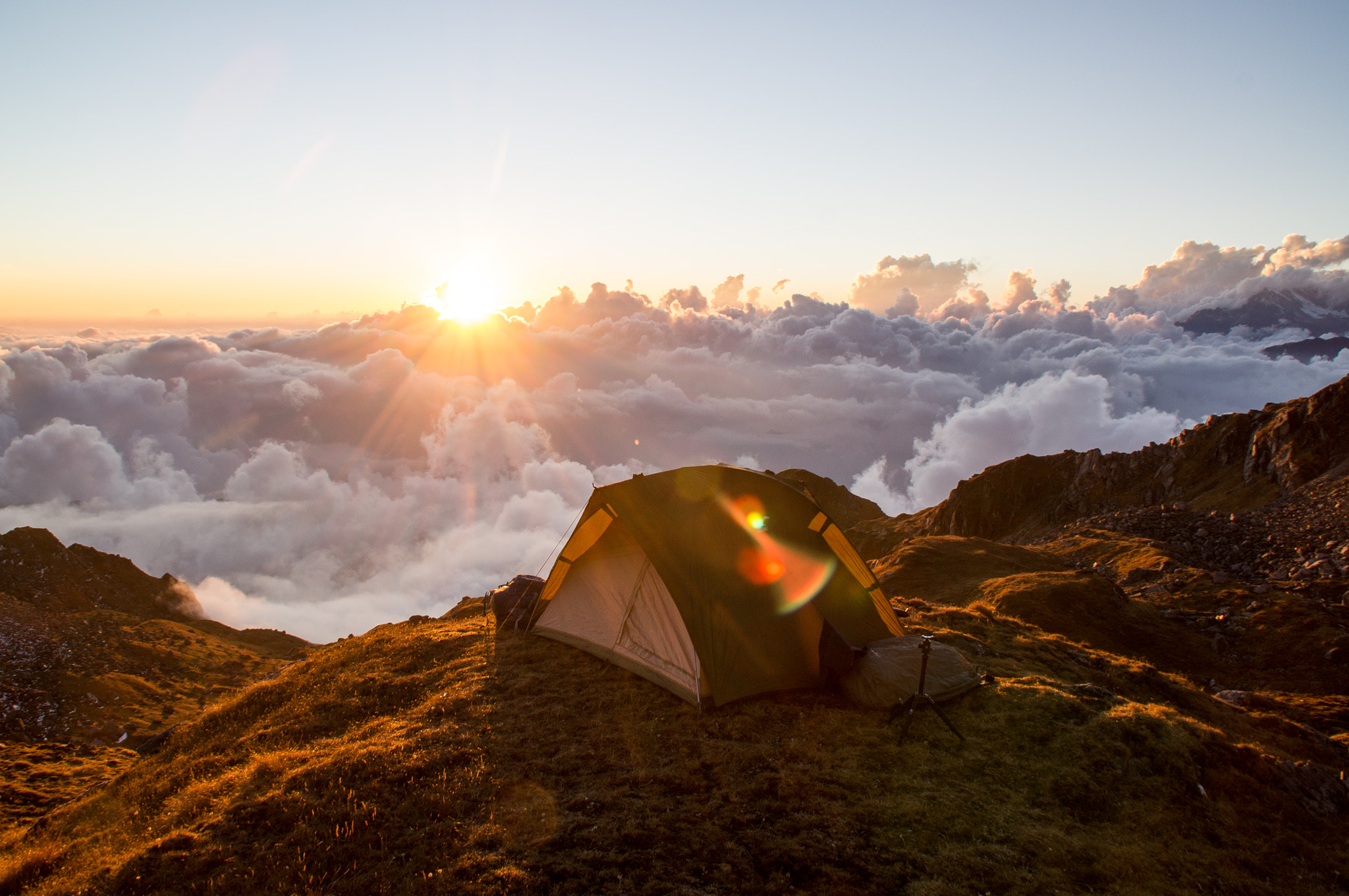 Sony SLT-A55 (SLT-A55V) + Tamron SP 24-70mm F2.8 Di VC USD sample photo. Sunset above the clouds photography