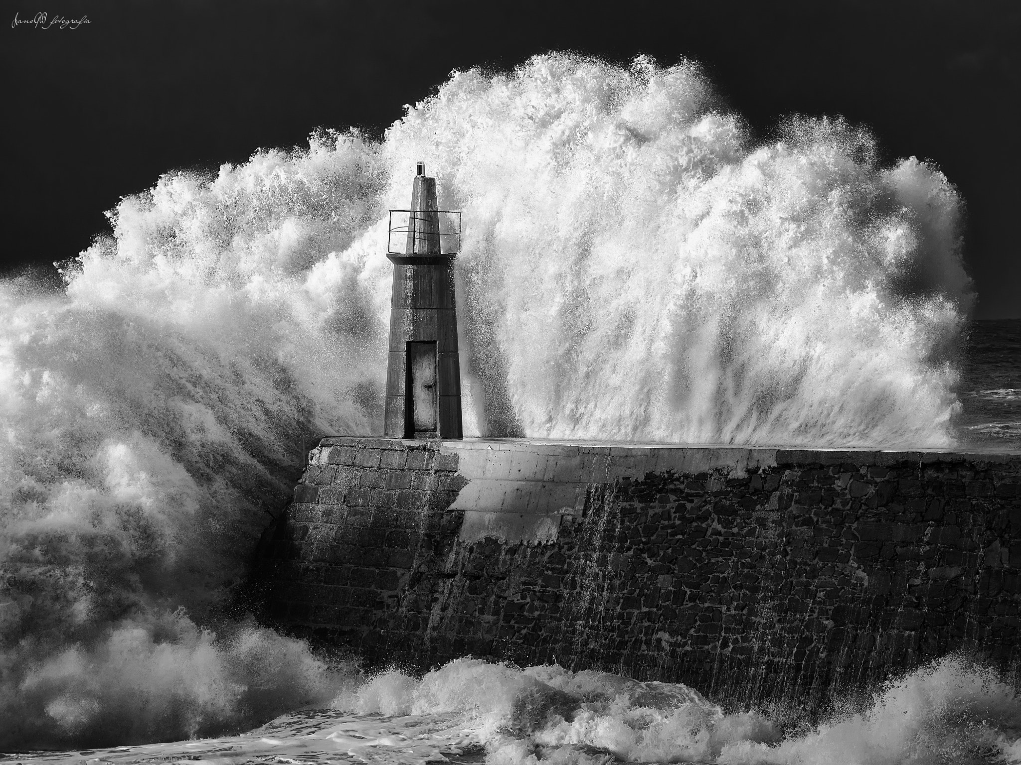 Olympus OM-D E-M5 sample photo. Storm at the lighthouse photography