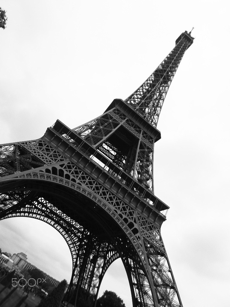 Samsung DV150F/DV151F/DV155F sample photo. La tour eiffel photography