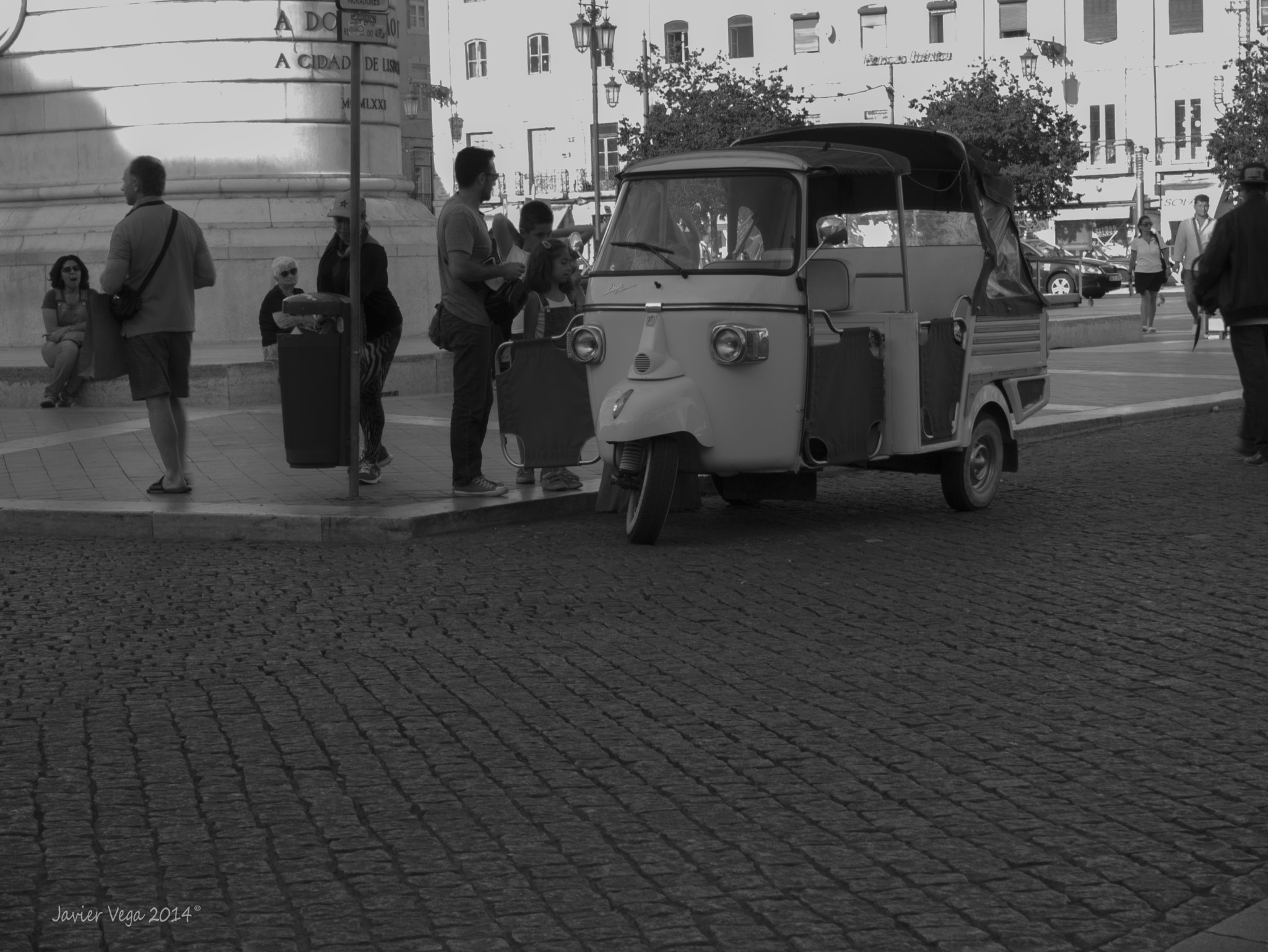 LUMIX G VARIO PZ 14-42/F3.5-5.6 sample photo. Plaza figueira. lisboa. photography