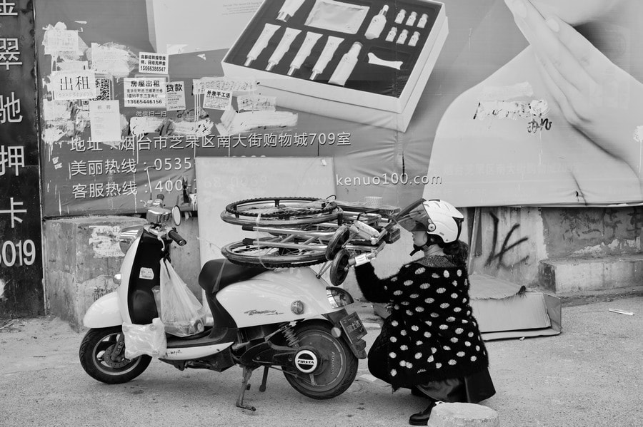 Sigma 30mm F2.8 sample photo. China shandong yantai street photography