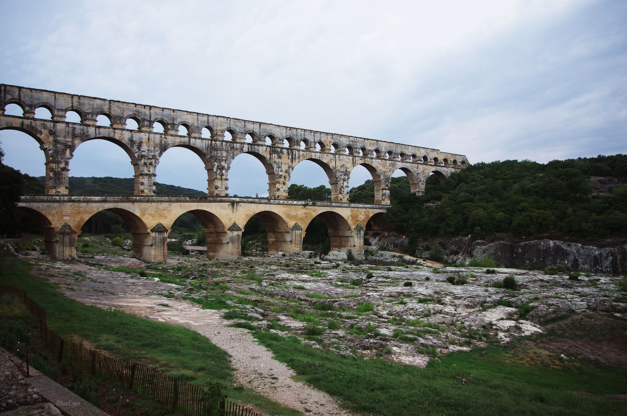 Pentax smc DA 18-55mm F3.5-5.6 AL sample photo. Pont du gard photography