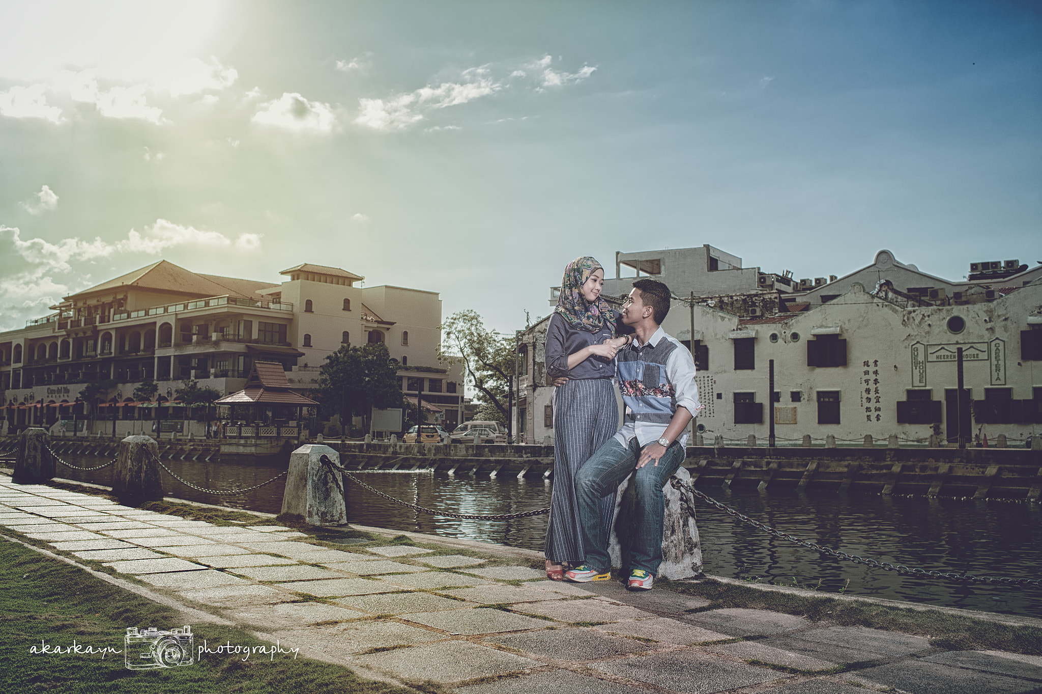 Nikon D3 + Nikon AF-S Nikkor 35mm F1.4G sample photo. River side love photography