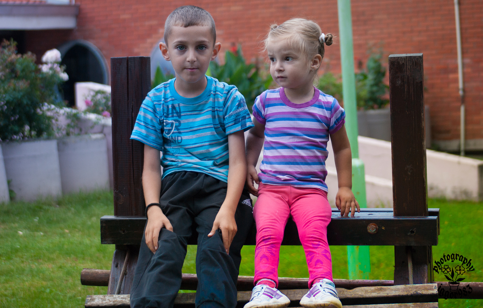 Sony Alpha DSLR-A380 + Minolta AF 70-210mm F4.5-5.6 [II] sample photo. My daughter and son photography