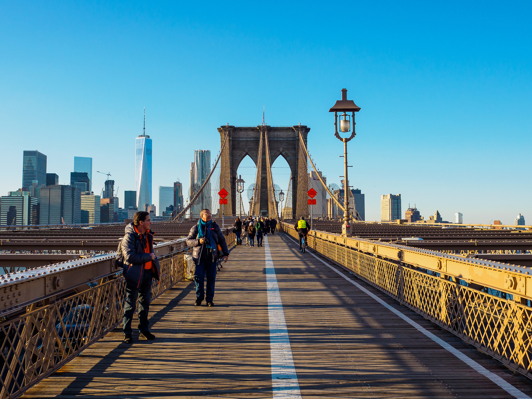Olympus OM-D E-M5 II + Olympus M.Zuiko Digital 17mm F2.8 Pancake sample photo. Brooklyn bridge photography