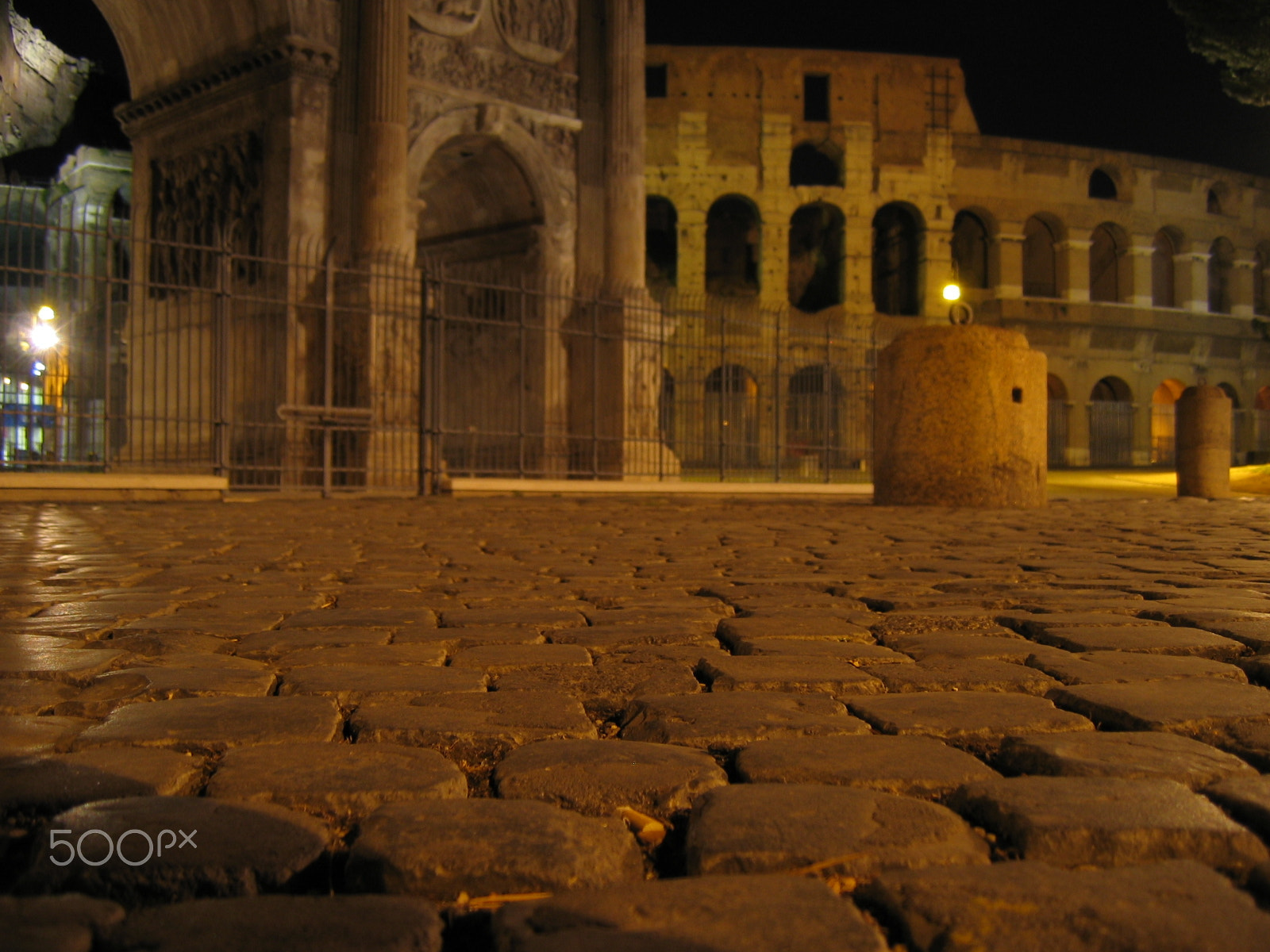 Canon POWERSHOT A80 sample photo. Colosseo's floor photography
