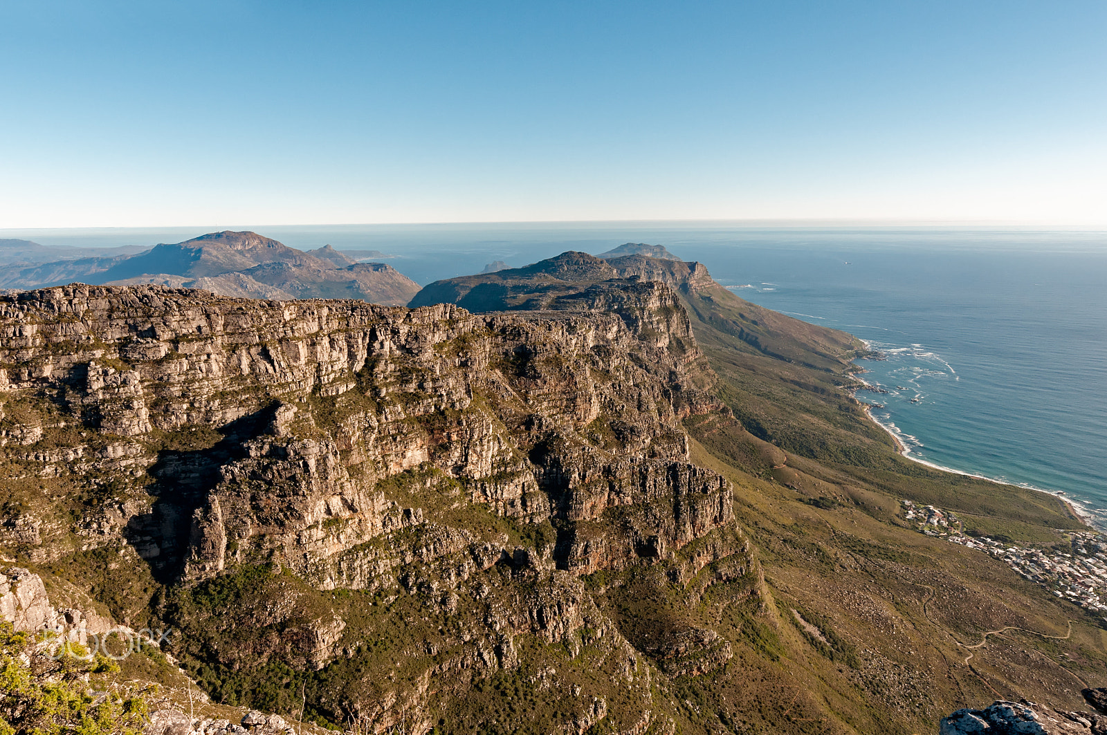 Nikon D300S + Nikon AF-S Nikkor 14-24mm F2.8G ED sample photo. Table mountain view, south africa photography