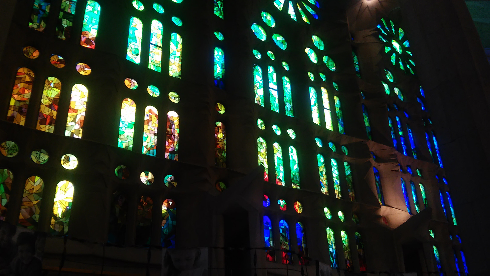 LG L90 sample photo. Sagrada familia photography