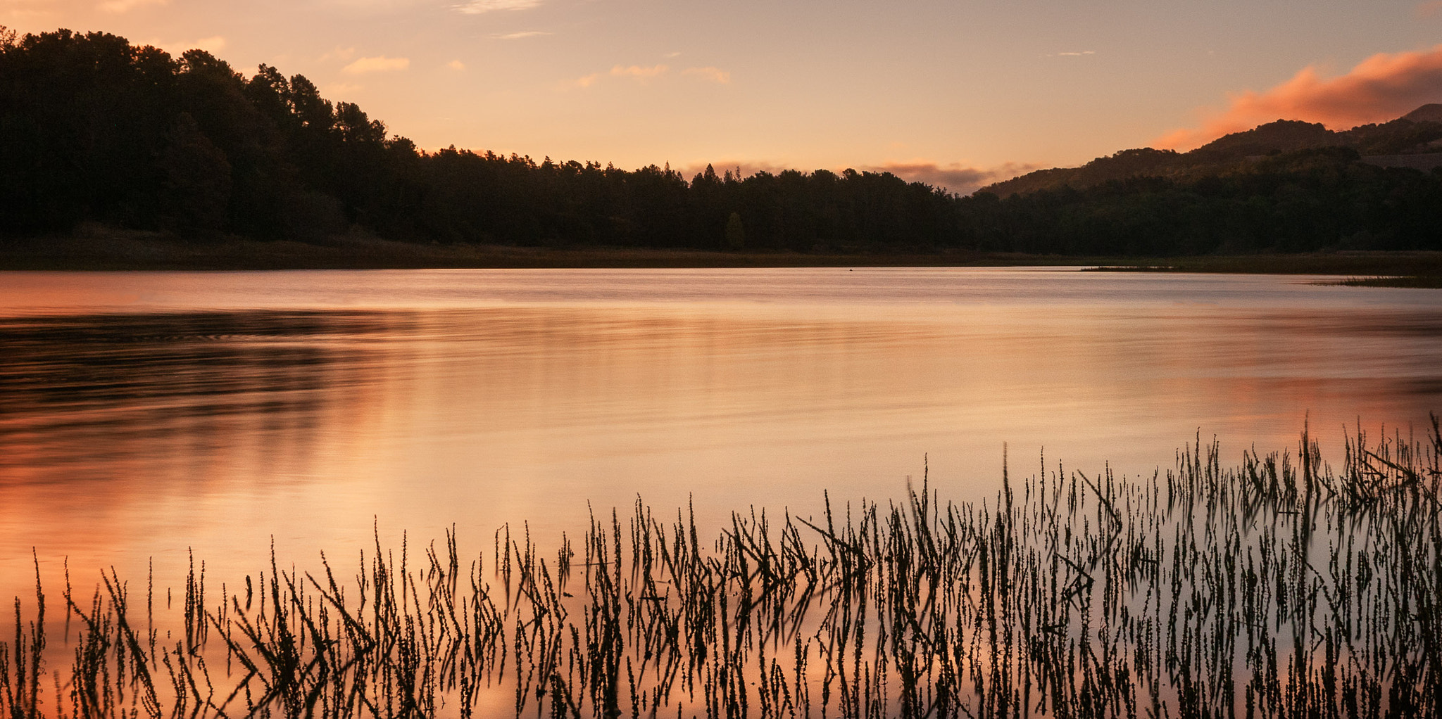 Nikon AF-S Nikkor 28-70mm F2.8 ED-IF sample photo. Sunrise paints the water photography