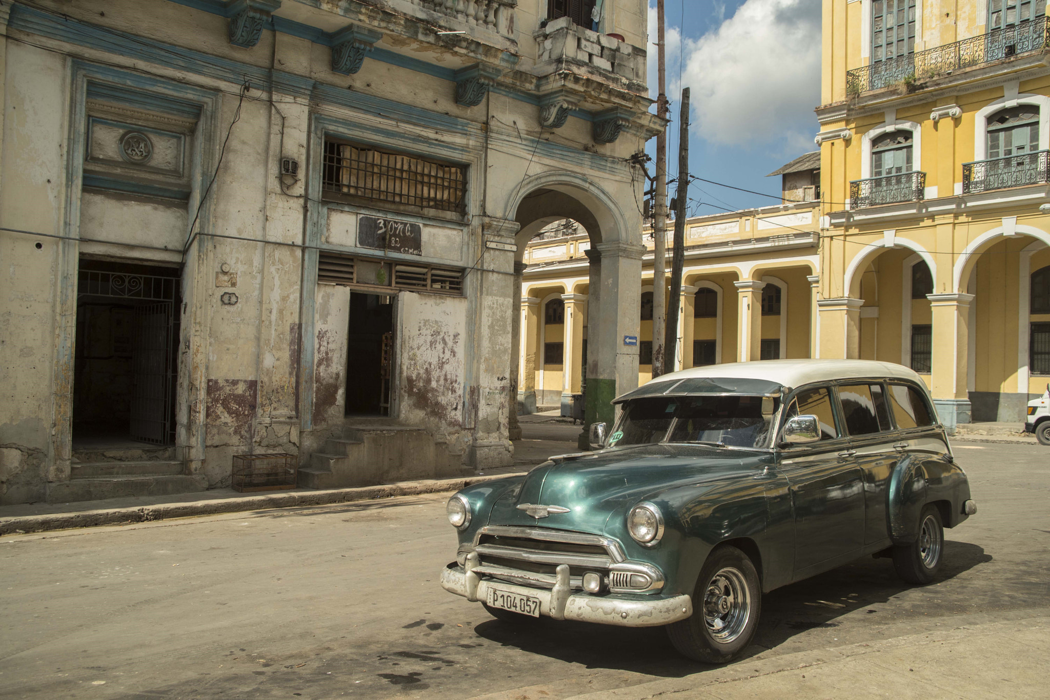 Sigma 28-200mm F3.5-5.6 Compact Aspherical Hyperzoom Macro sample photo. Cuba chevy photography