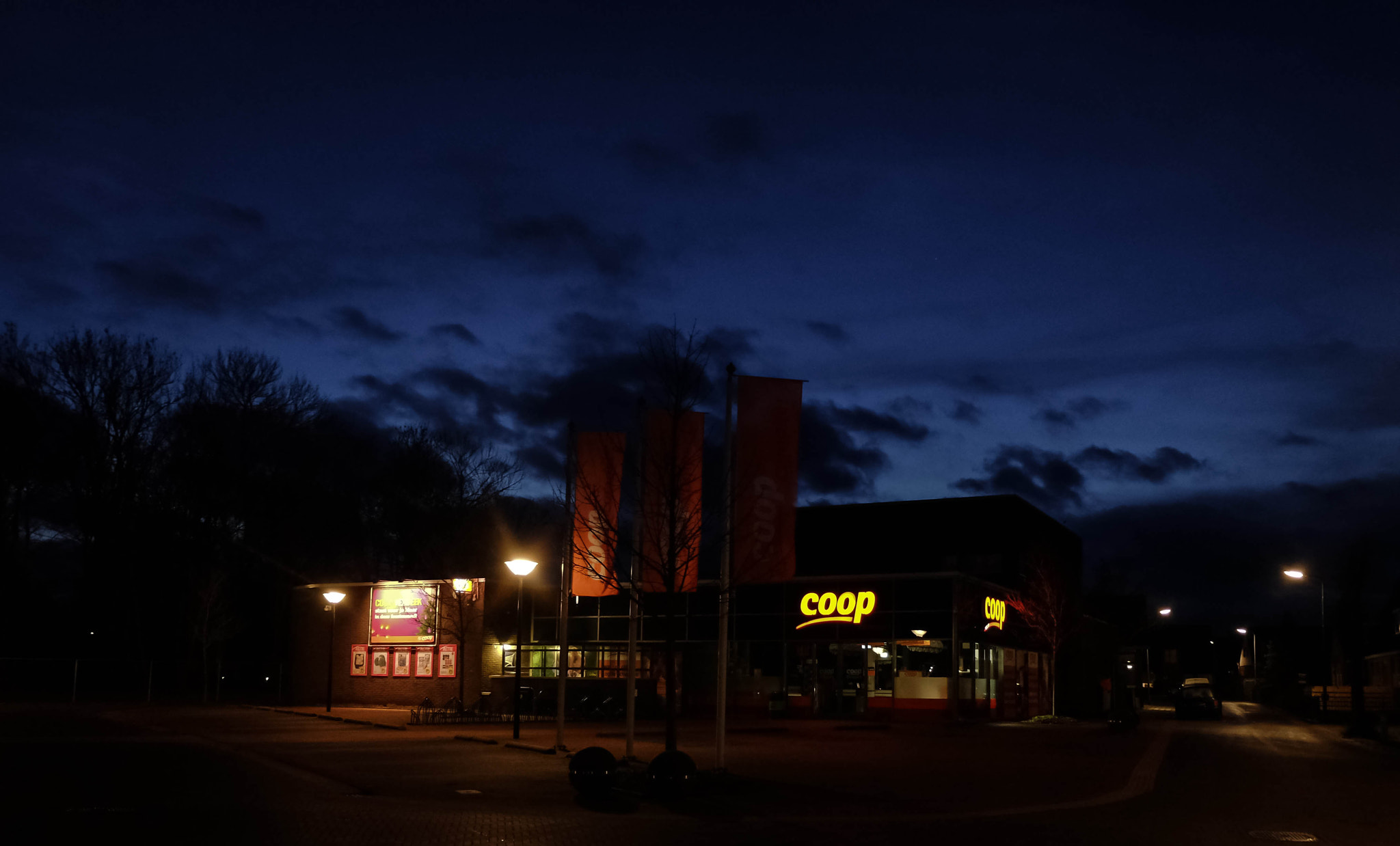 Fujifilm X-M1 + Fujifilm XC 16-50mm F3.5-5.6 OIS II sample photo. Super sky photography