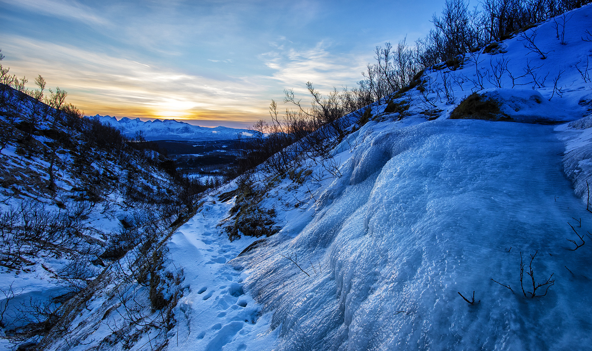 Canon EOS 5DS + Canon EF 16-35mm F2.8L USM sample photo. Løpsfjellet photography