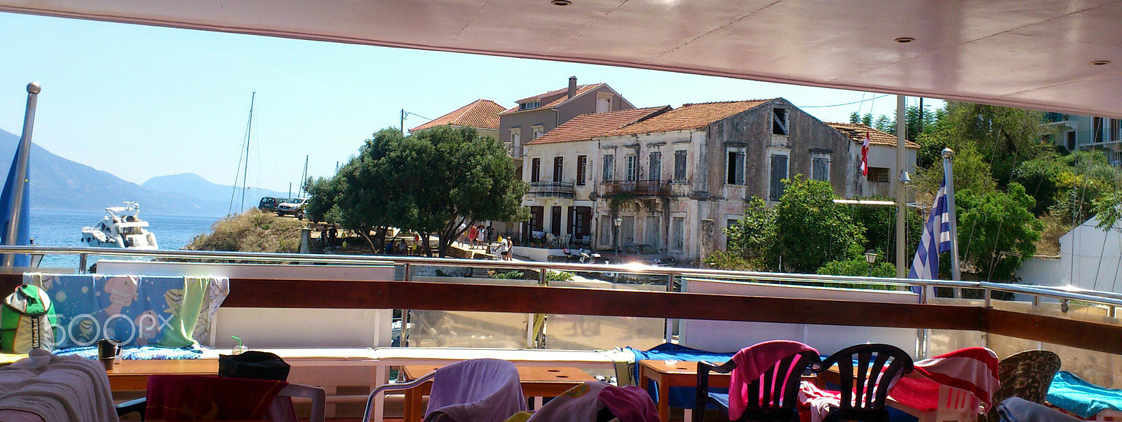 Sony Ericsson Xperia ray sample photo. Through the deck photography