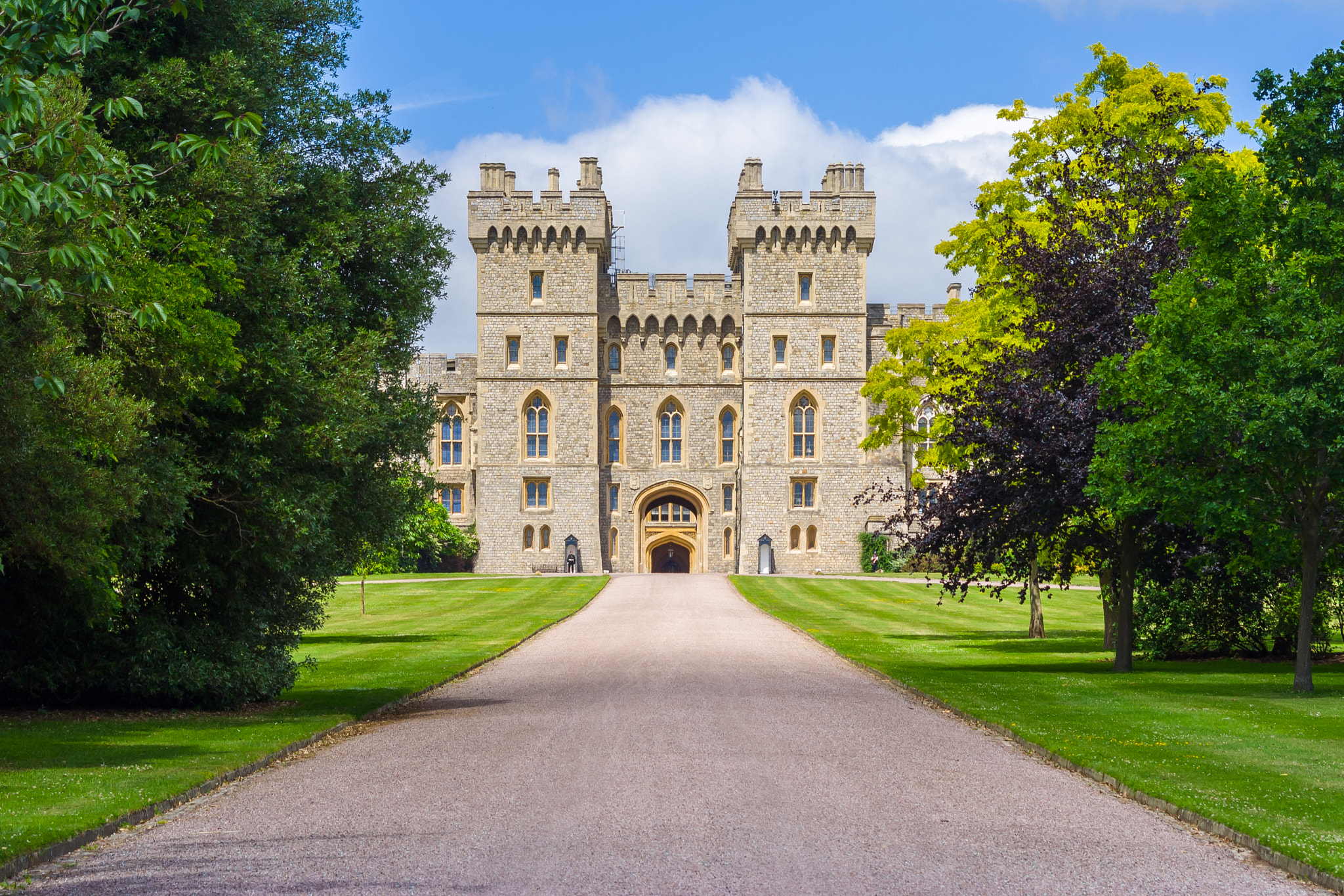 Sony Alpha DSLR-A300 + 35-70mm F4 sample photo. Windsor castle photography