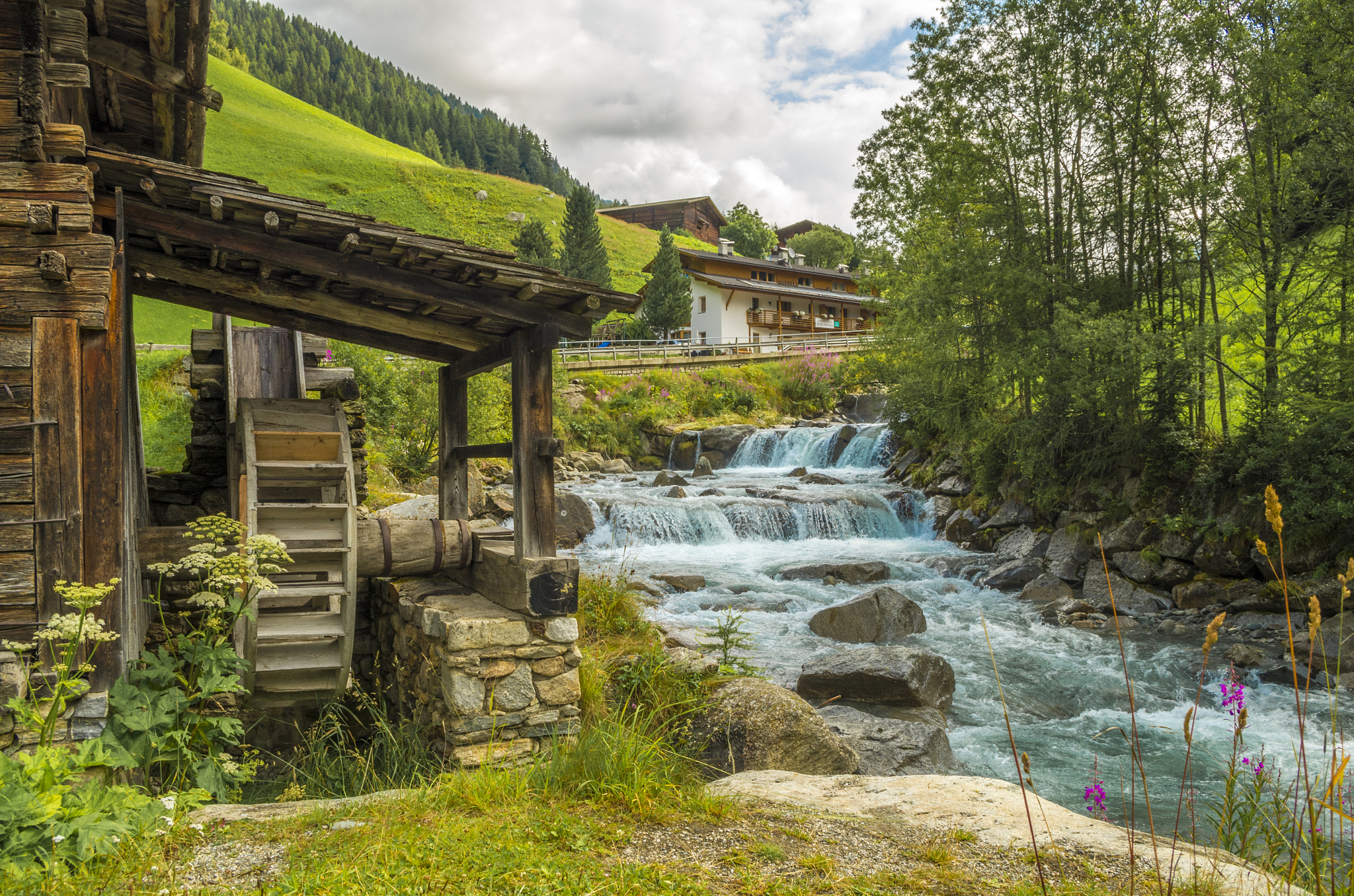 smc PENTAX-DA L 18-55mm F3.5-5.6 sample photo. Valle aurina photography