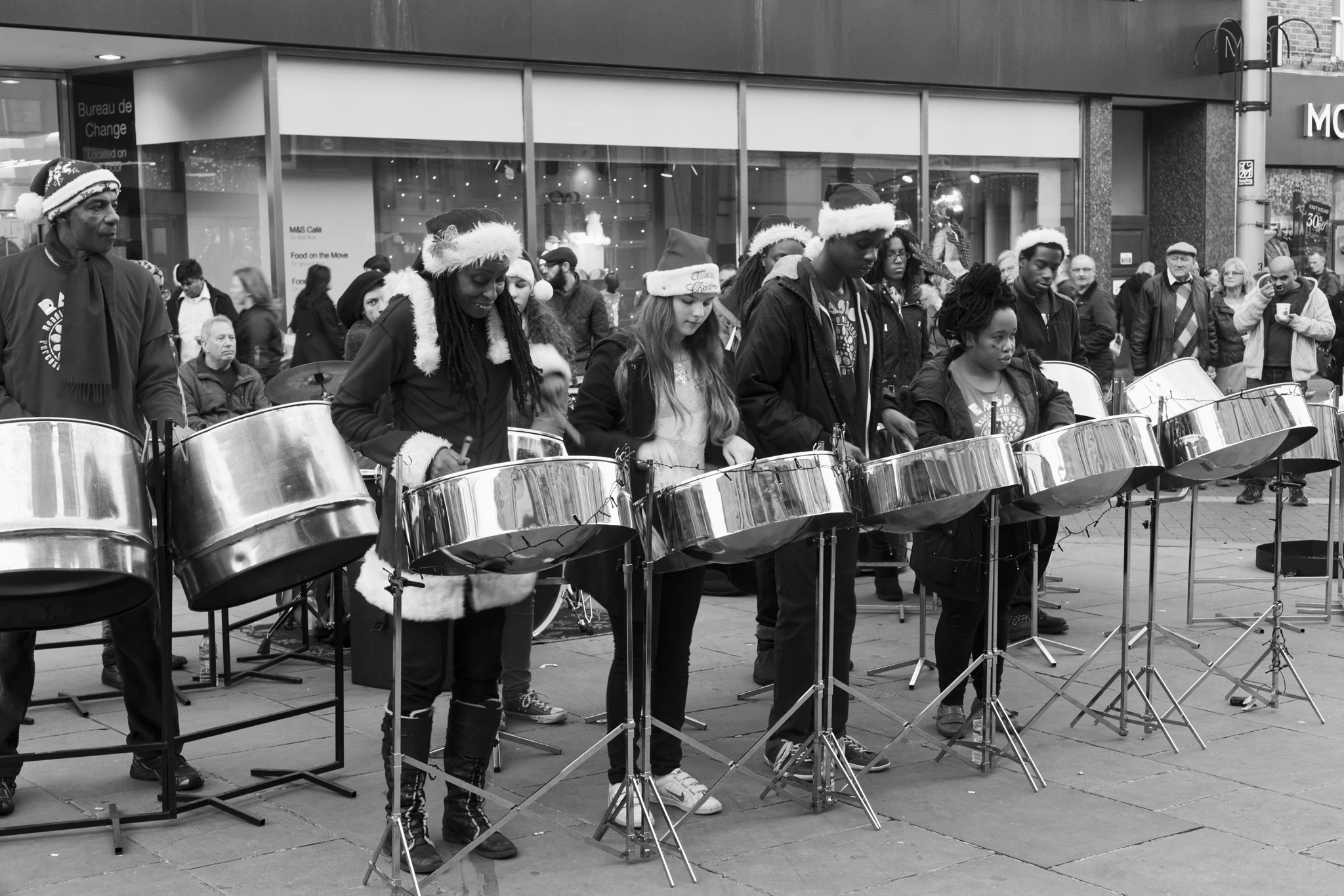 Sony Alpha DSLR-A900 + Minolta AF 50mm F1.7 sample photo. Christmas music photography