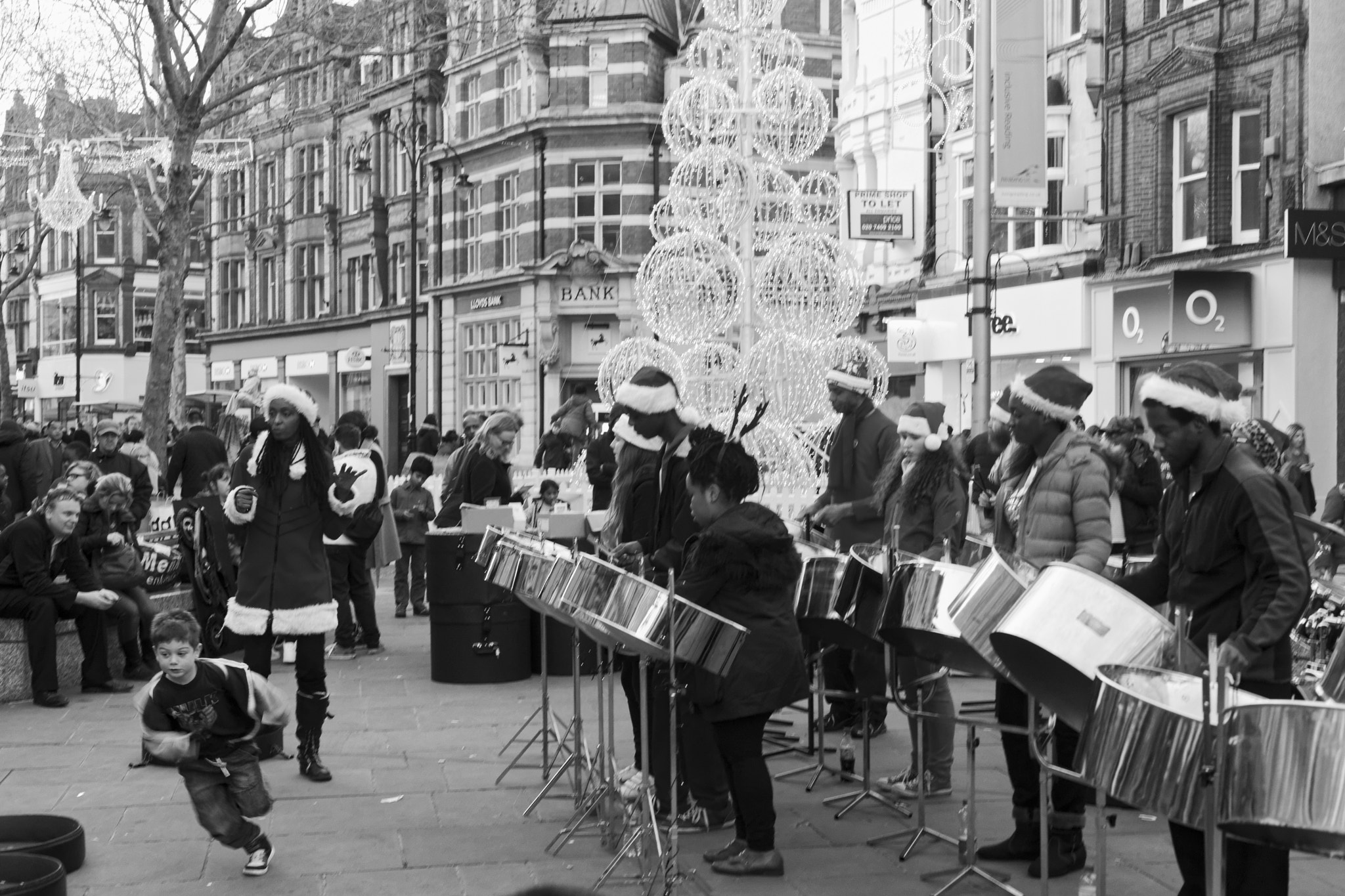 Sony Alpha DSLR-A900 + Minolta AF 50mm F1.7 sample photo. Christmas music photography