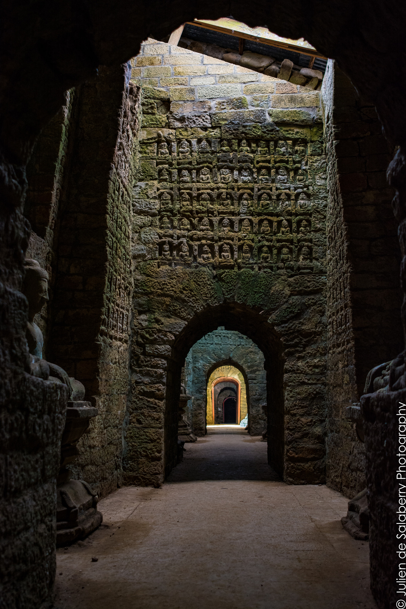 Nikon AF-S Nikkor 24-70mm F2.8E ED VR sample photo. Archways photography