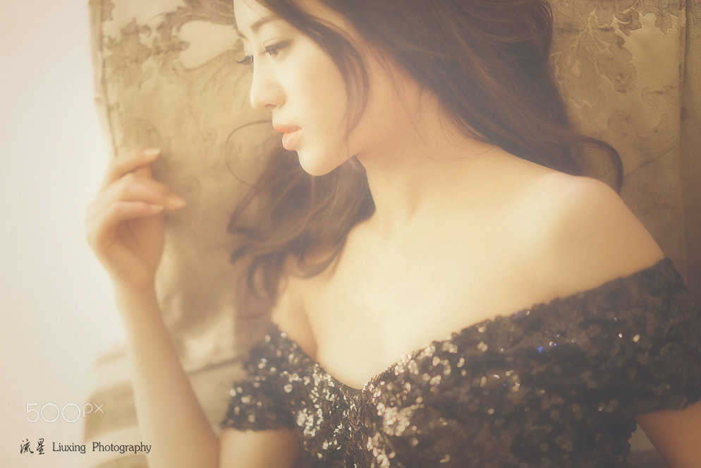 Sony Planar T* 85mm F1.4 ZA sample photo. 少女 photography